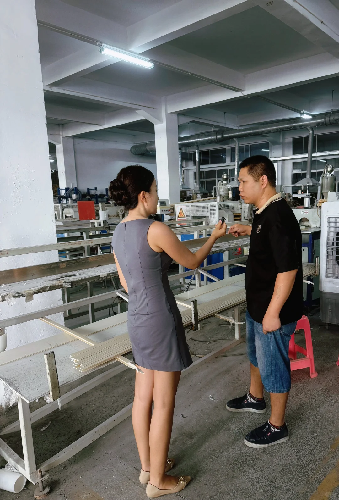 帮8家外贸工厂拍宣传片！今天是PVC配件厂