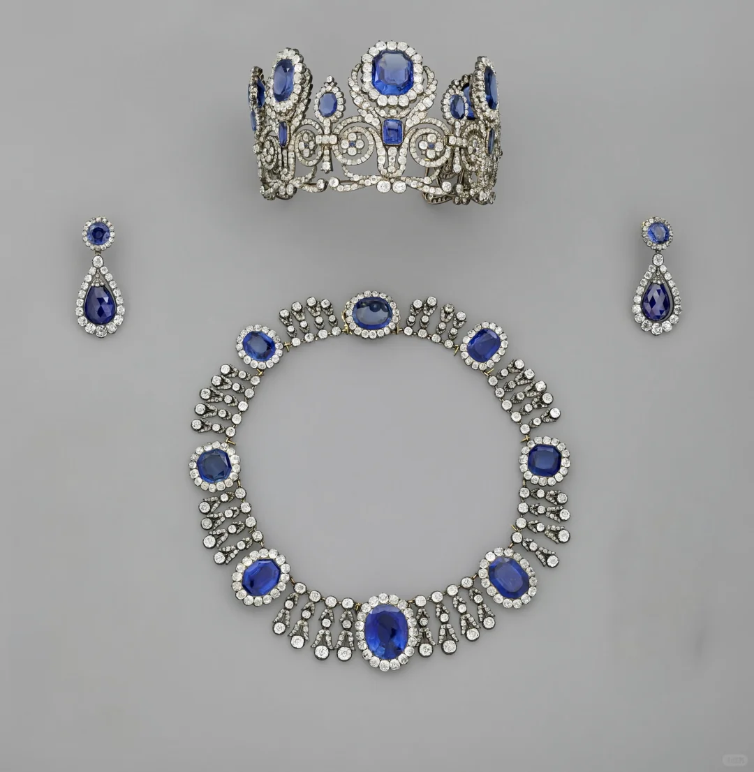 卢浮宫失窃珠宝的 “数字暴击”