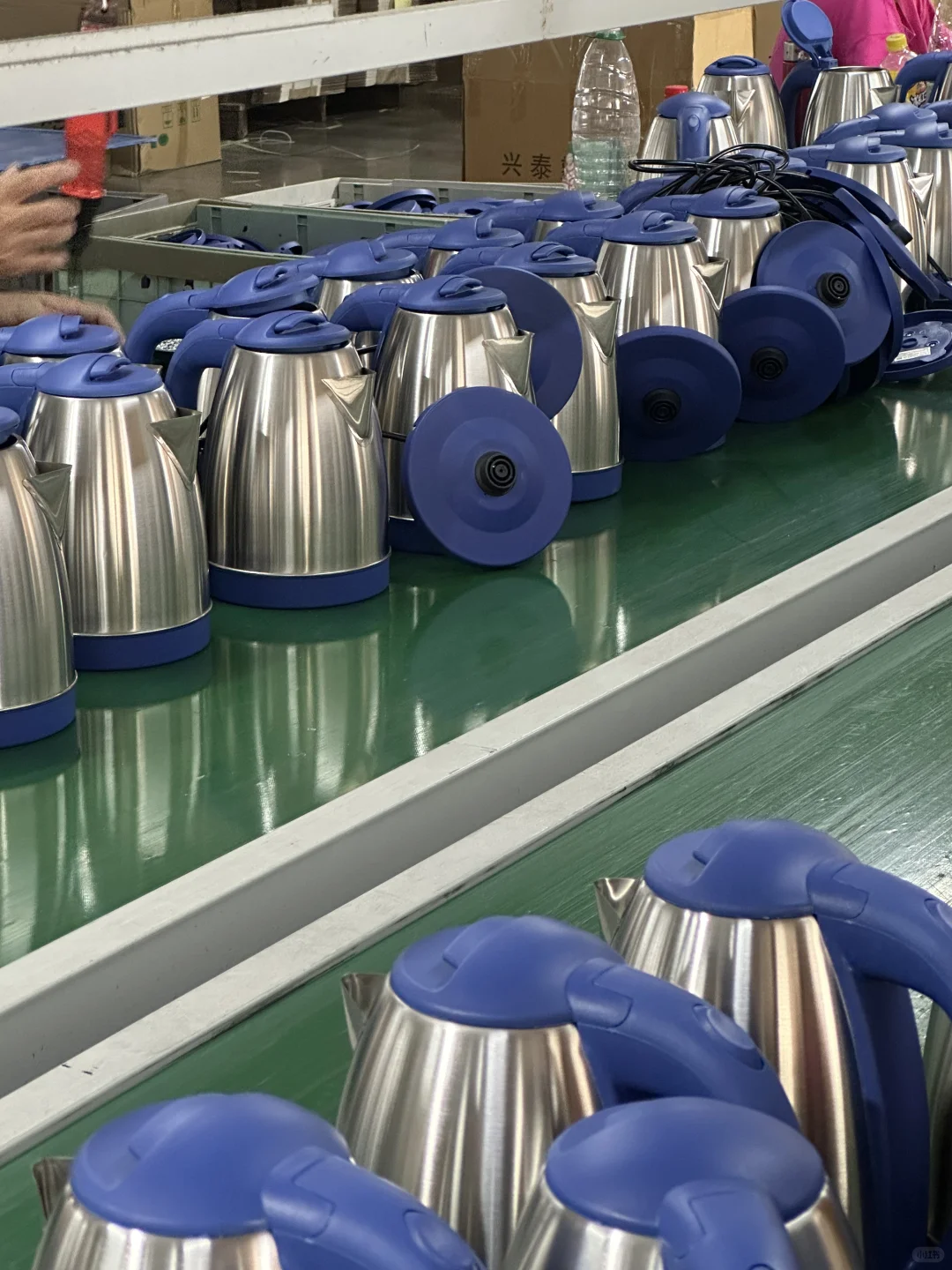 廉江的电热水壶工厂