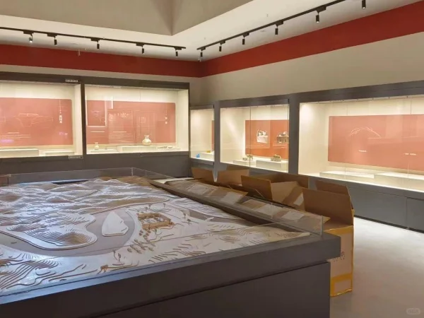 博物馆展柜厂家，揭秘文物“隐身”长存之谜