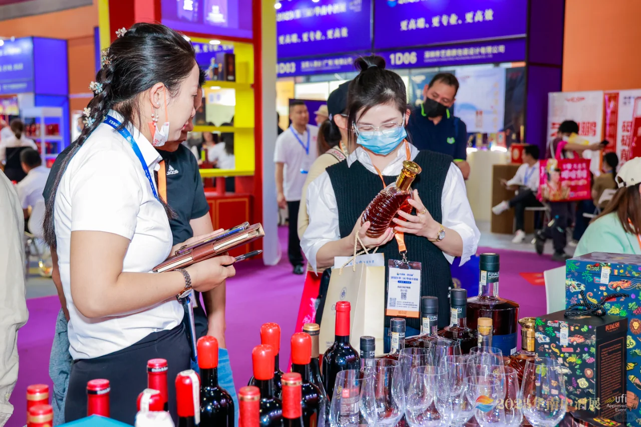 10多个品类，上万款酒，尽在7月青岛中酒展