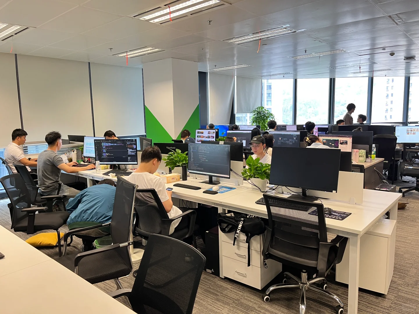 在重庆进了一家TikTok跨境公司