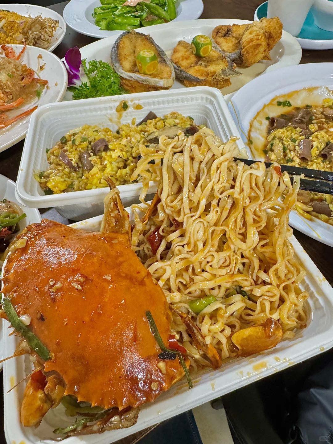 三亚一市场！终于找到坠好吃的海鲜店?