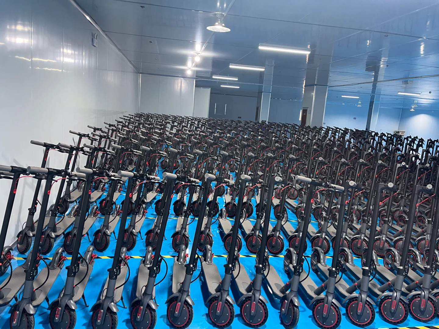 我哥让我发网上卖，笑死，卖给谁呀?