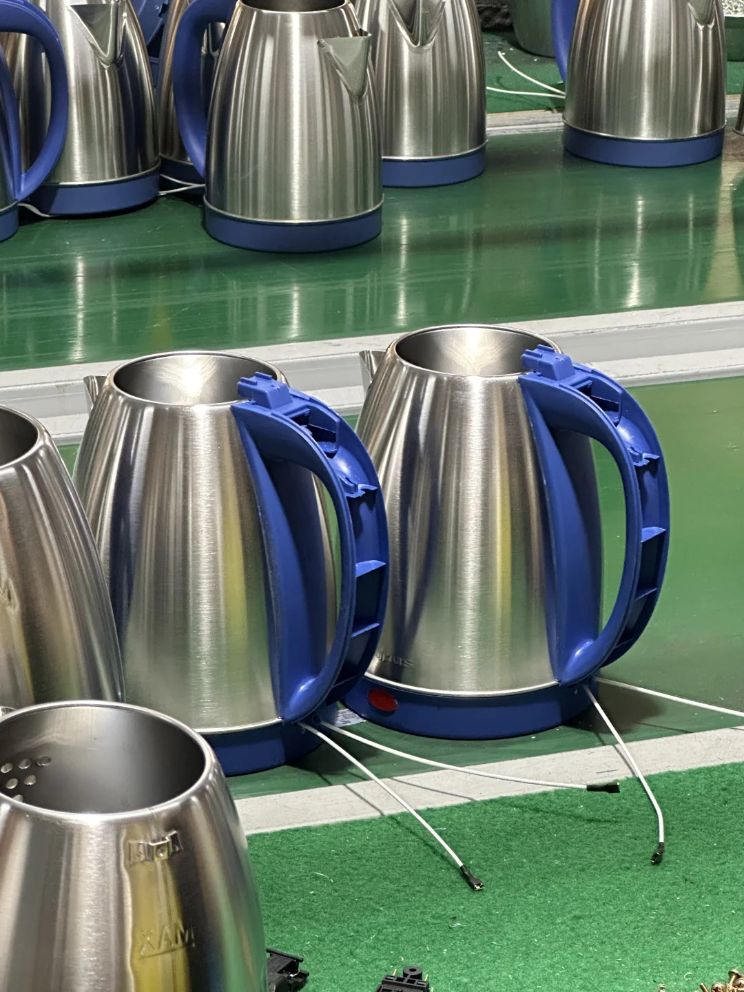 廉江的电热水壶工厂