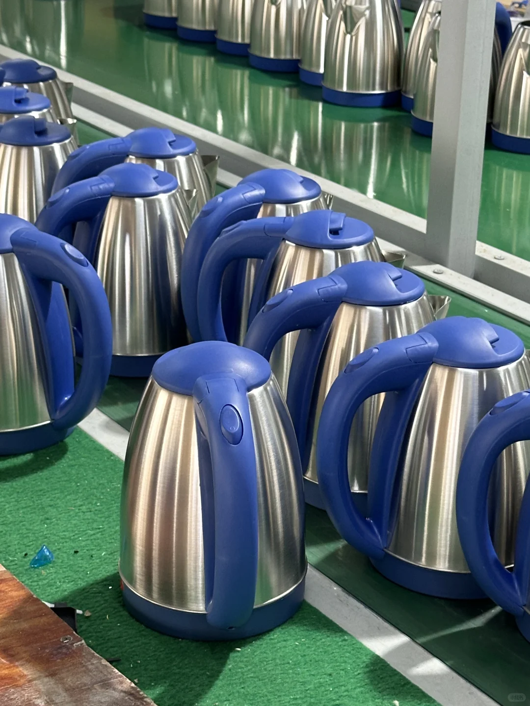 廉江的电热水壶工厂