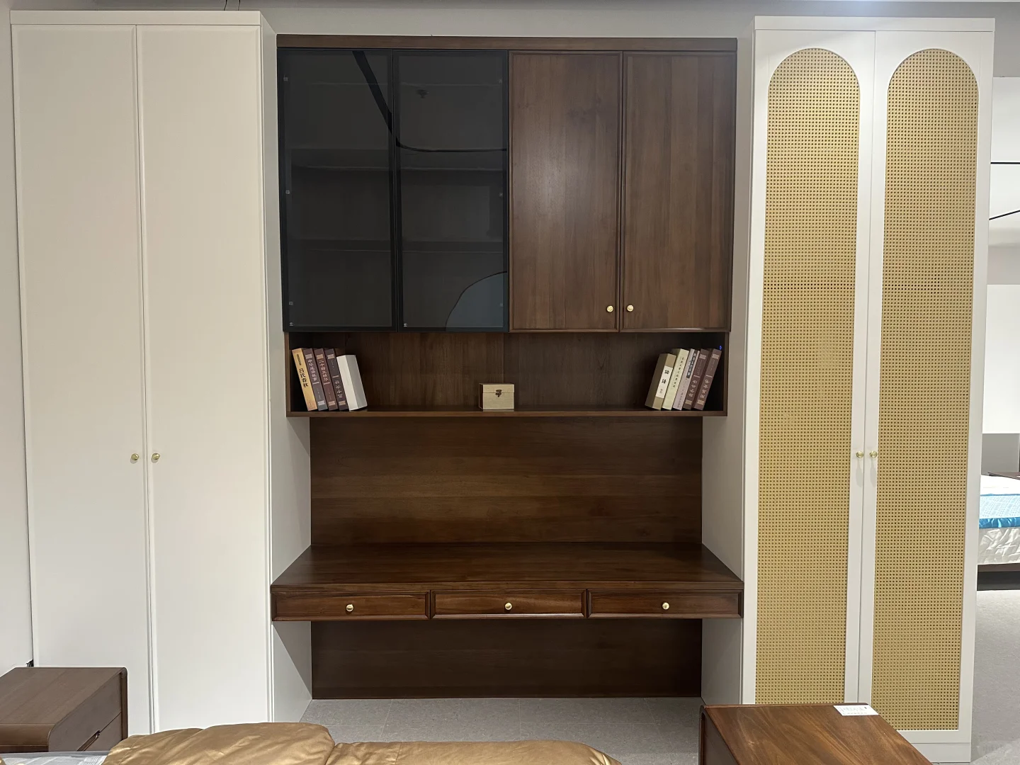 上海家具工厂?新中式整木全屋定制乌金木?