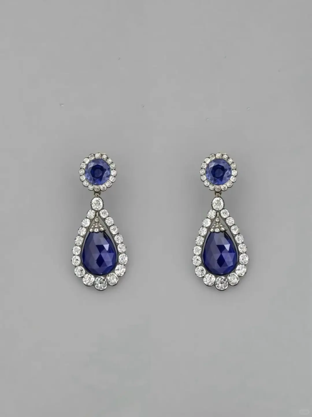 卢浮宫失窃珠宝的 “数字暴击”