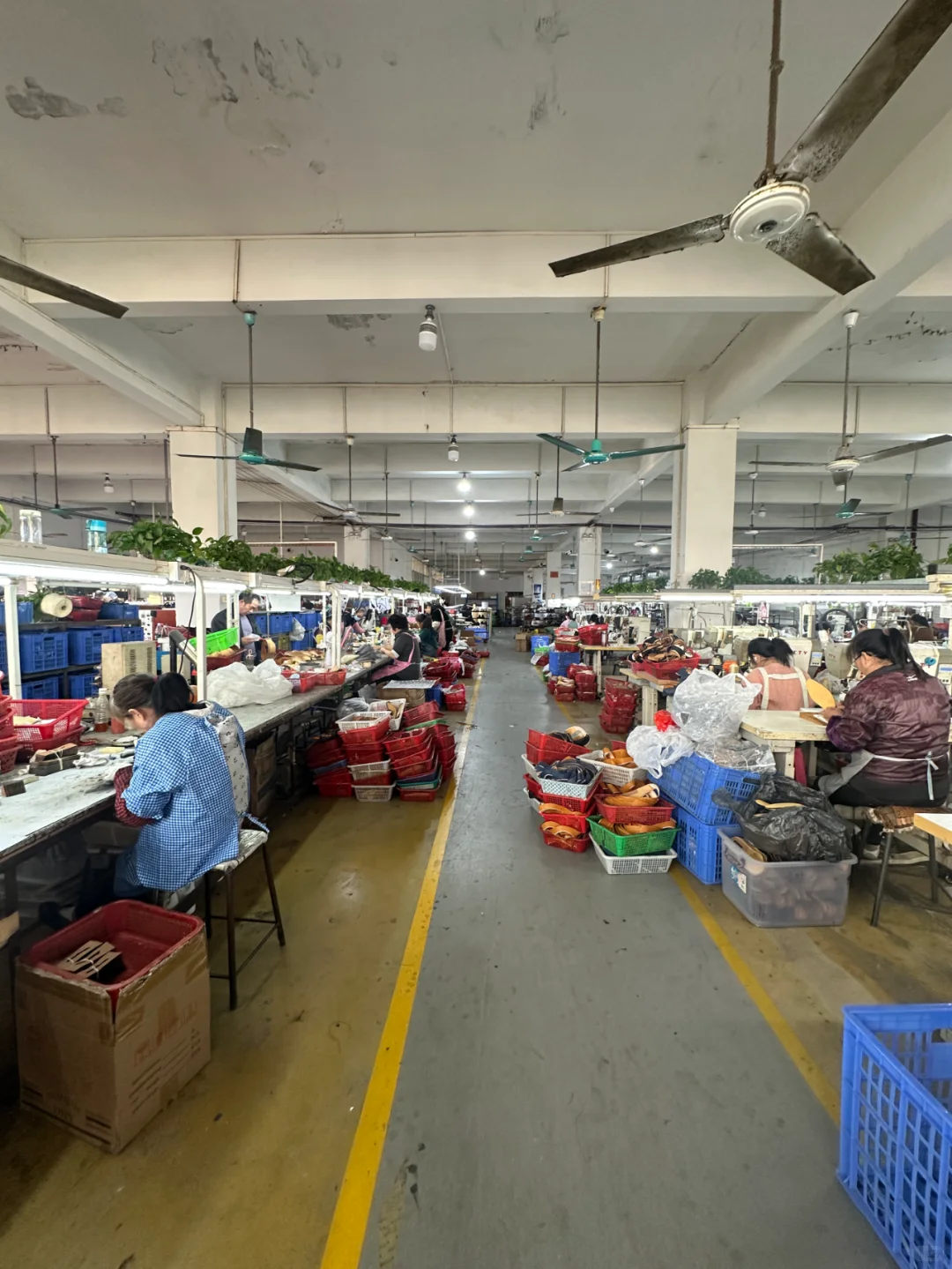 主打真实的鞋厂车间实况