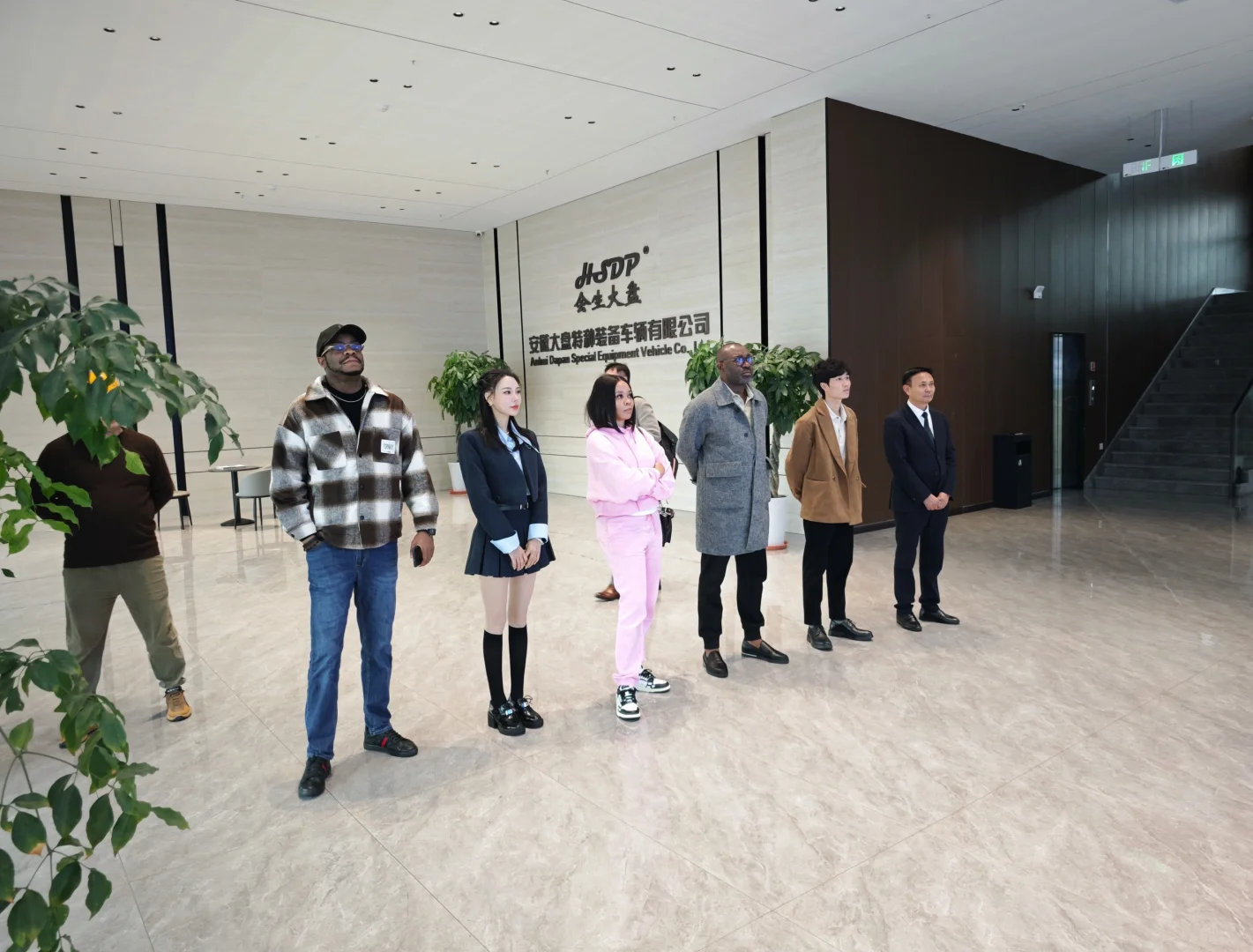 周六非洲客户看厂