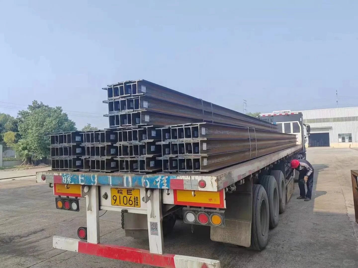 我是在上海做钢材出口贸易的