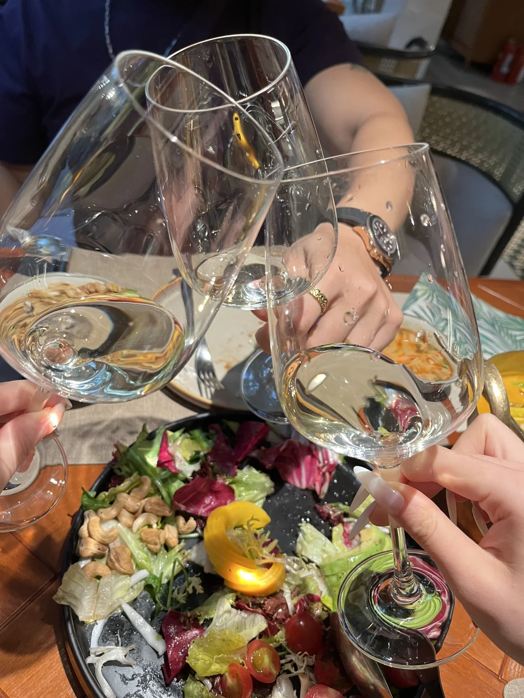 95后卖葡萄酒创业的一天?