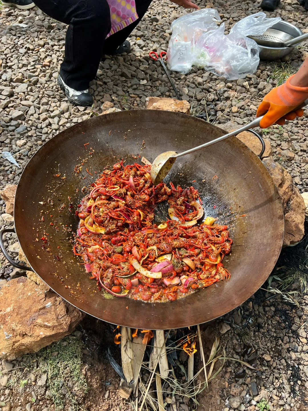 带上一桶水果茶? 去野炊啦～?