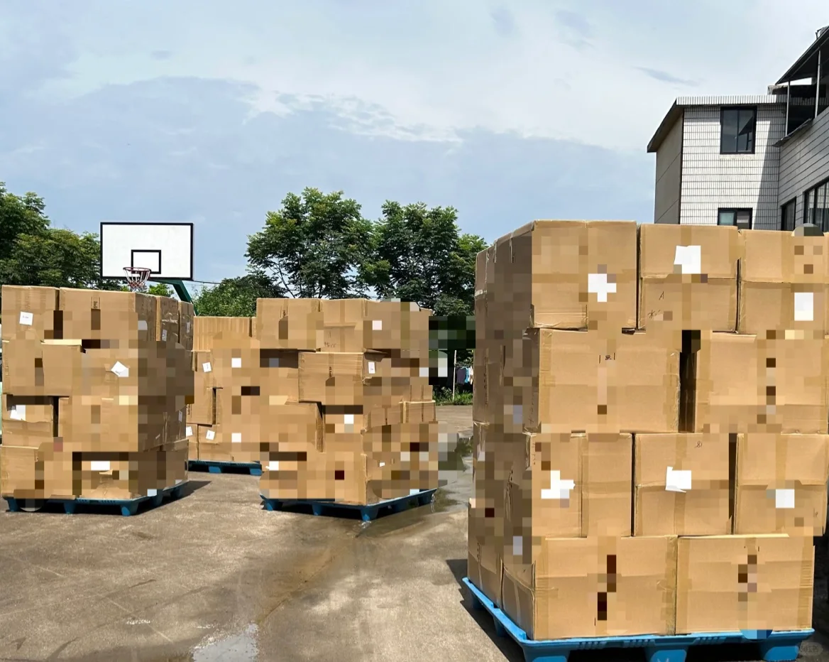 一柜接一柜,6月盯货就差吃住都在厂里了。