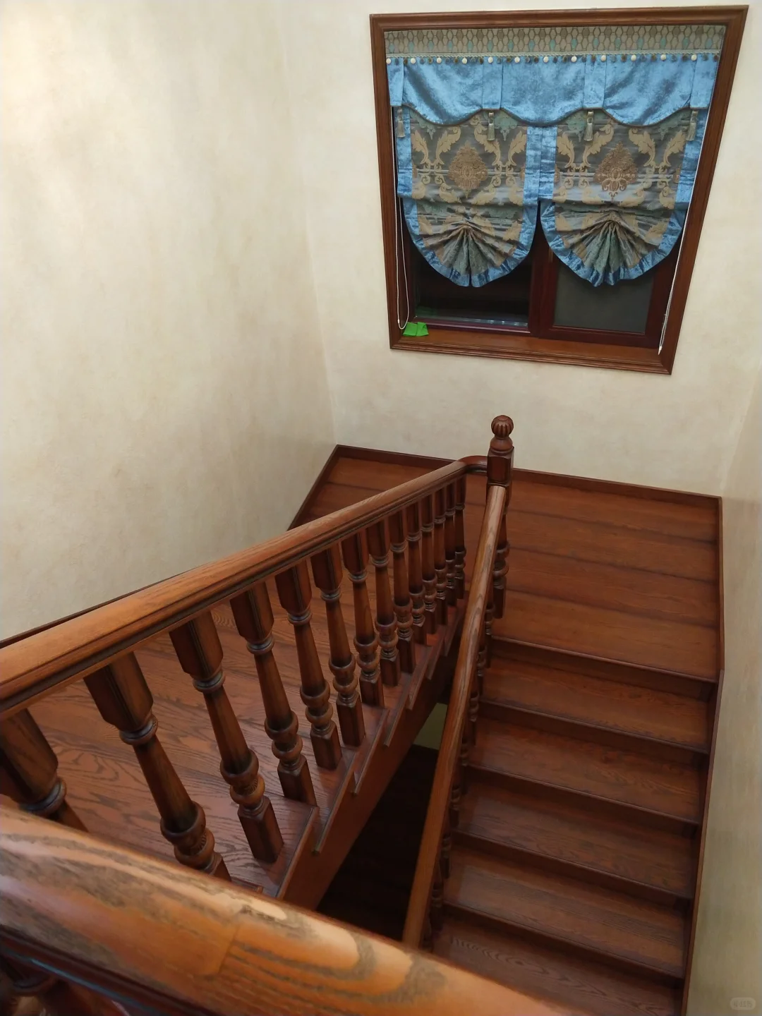 ?长沙原木楼梯扶手定制 源头工厂抄底价