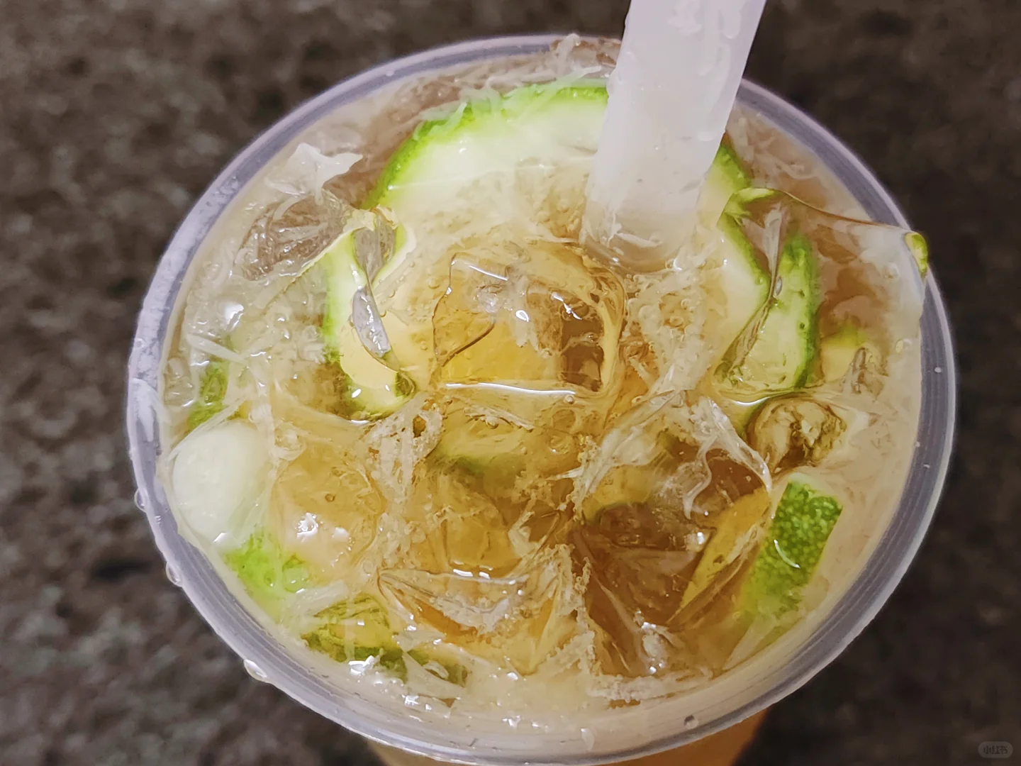 柠檬茶加菠萝啤酒，味道不错，好喝！