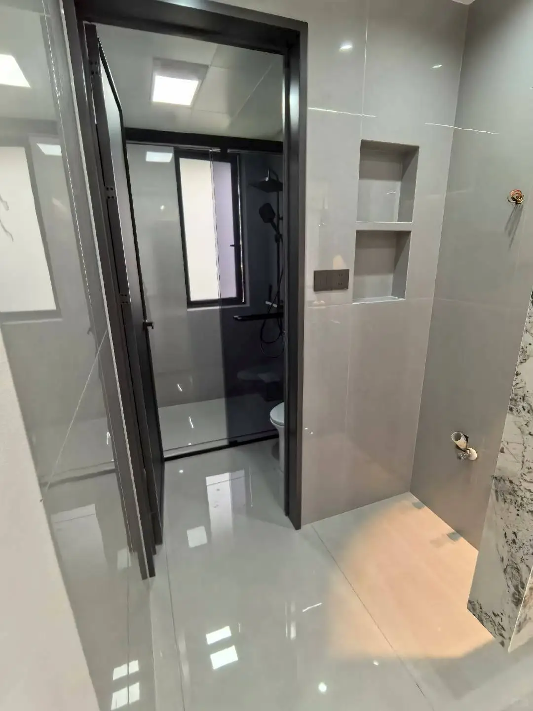 现代风格实景～～～新中源陶瓷臻冠系列