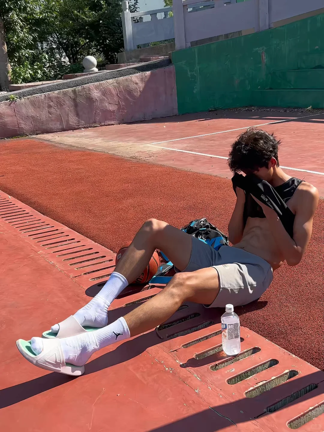 1米93cm黑皮体育生的快乐水