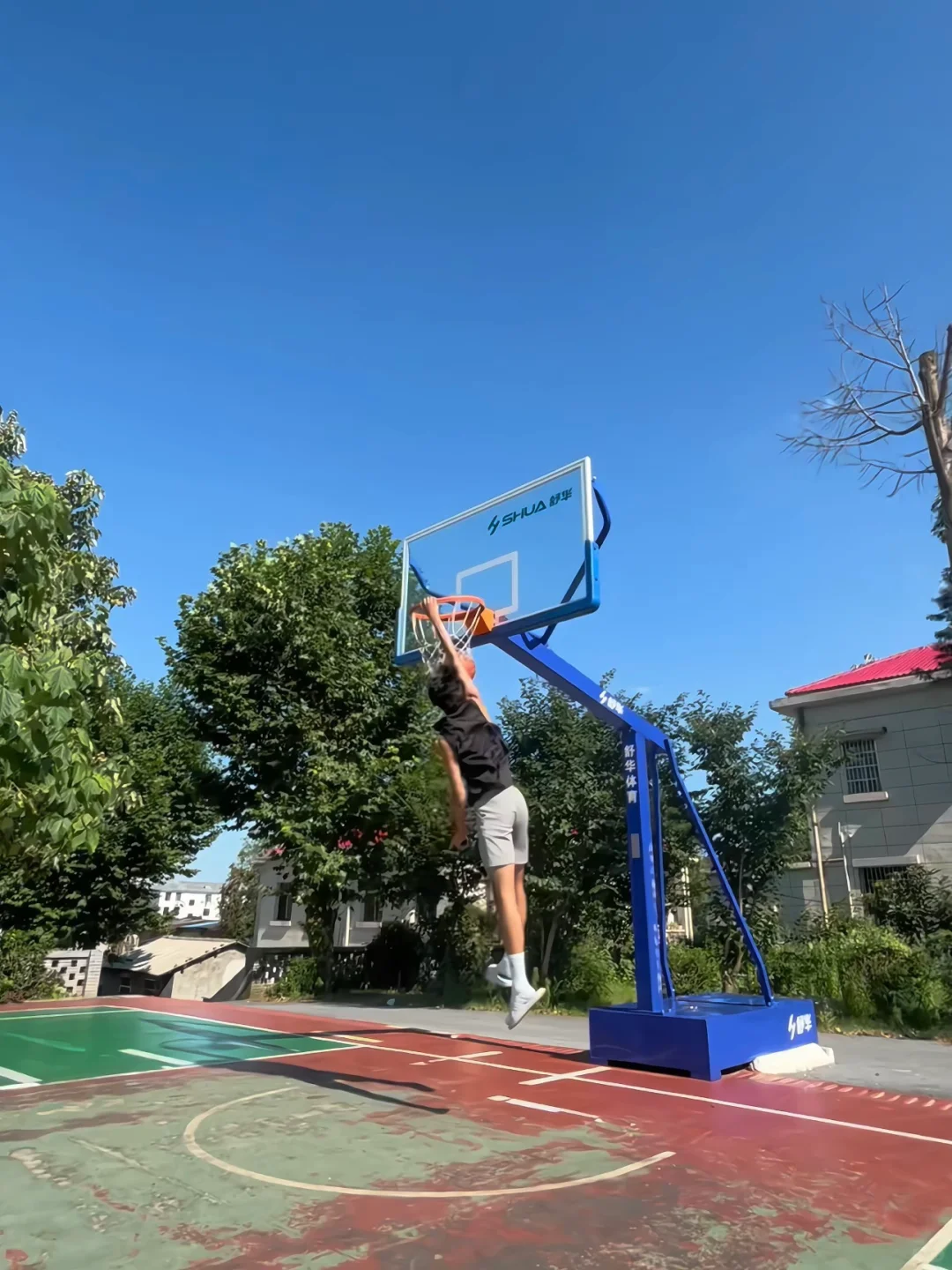 1米93cm黑皮体育生的快乐水