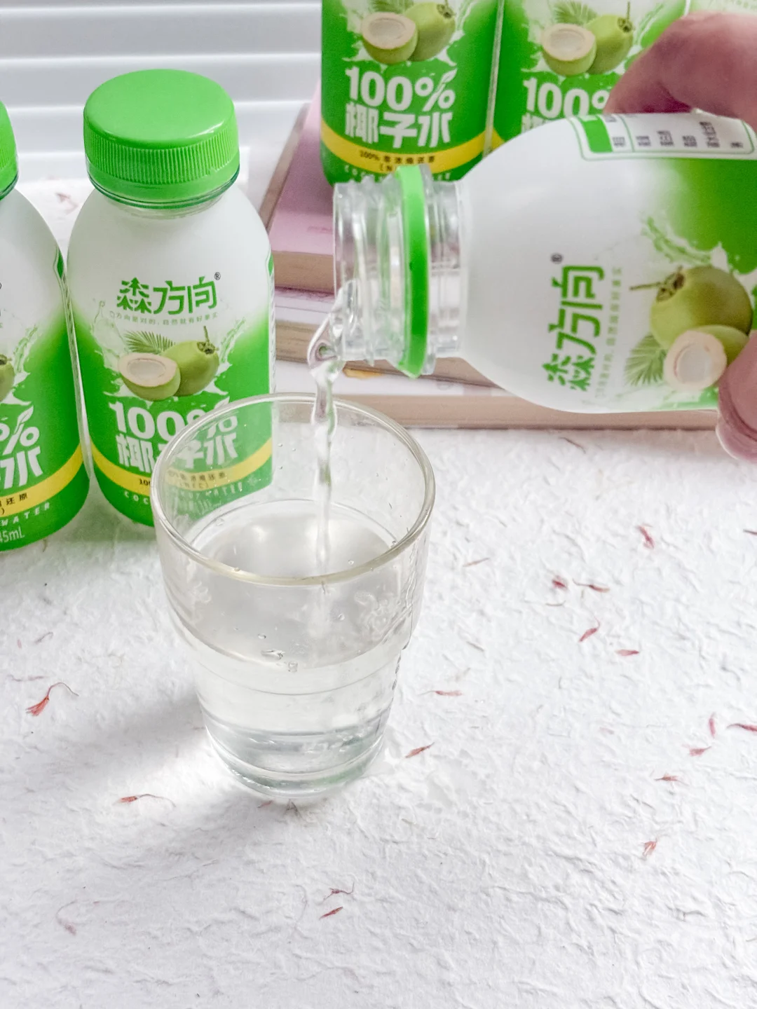 ?一口纯椰子水，清爽暴击！