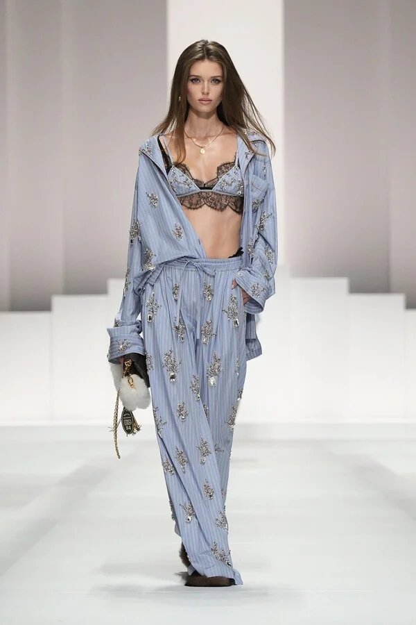 2026年春季色彩趋势：海军蓝