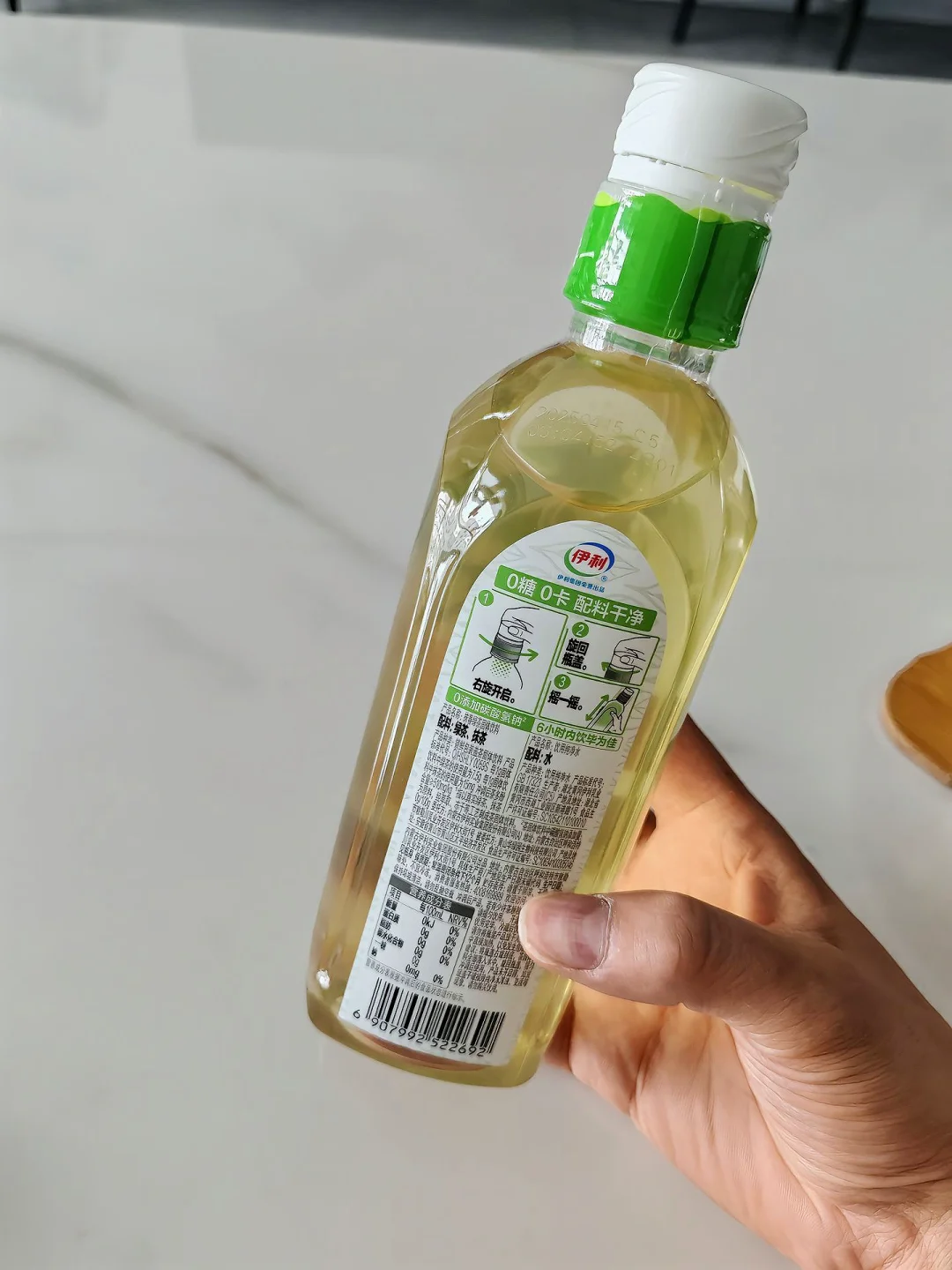 喝东方树叶的人，也只能体会暗淡无味的青涩