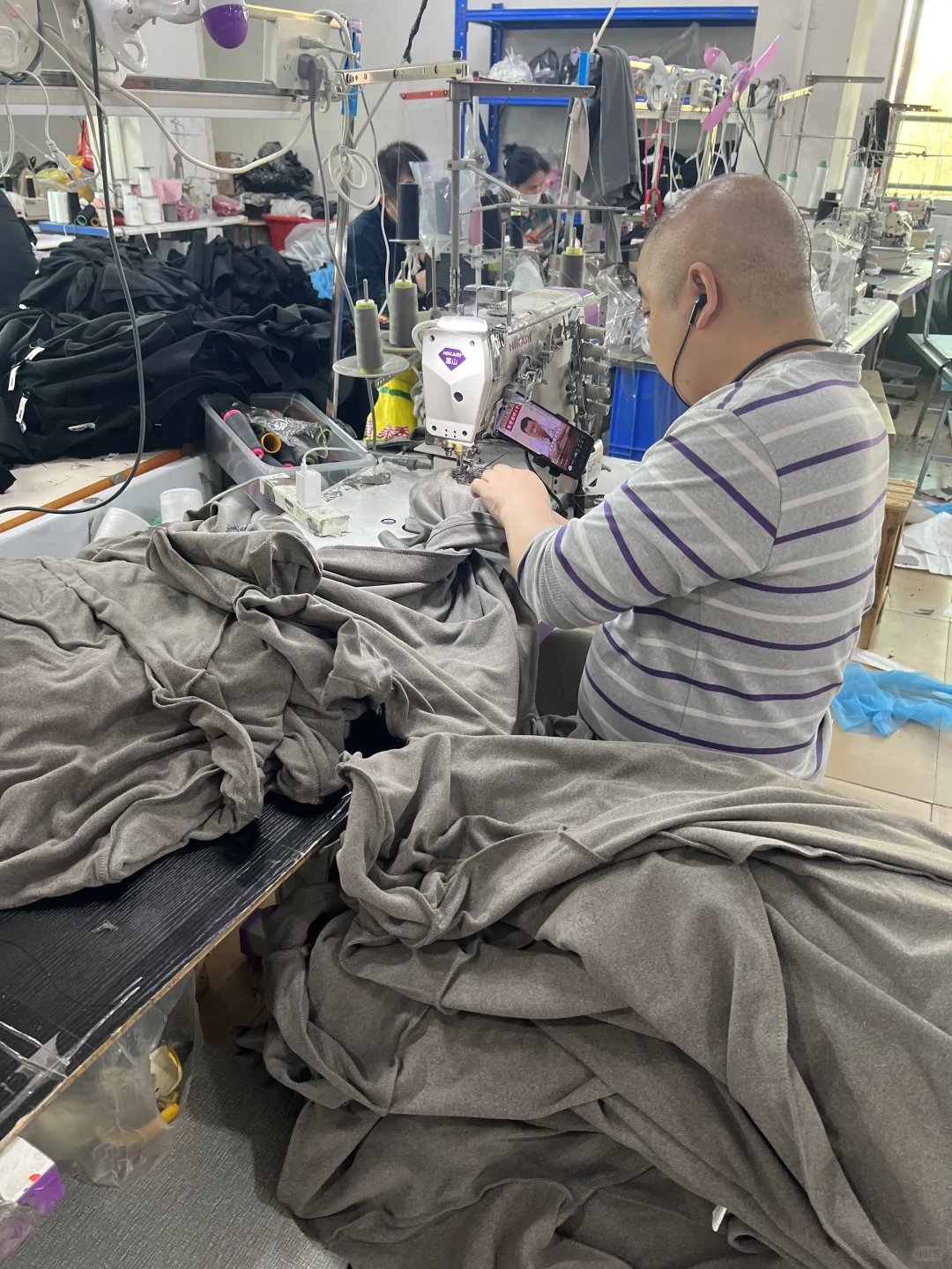 广州服装工厂，一件起版，小单定制，欢迎咨询！