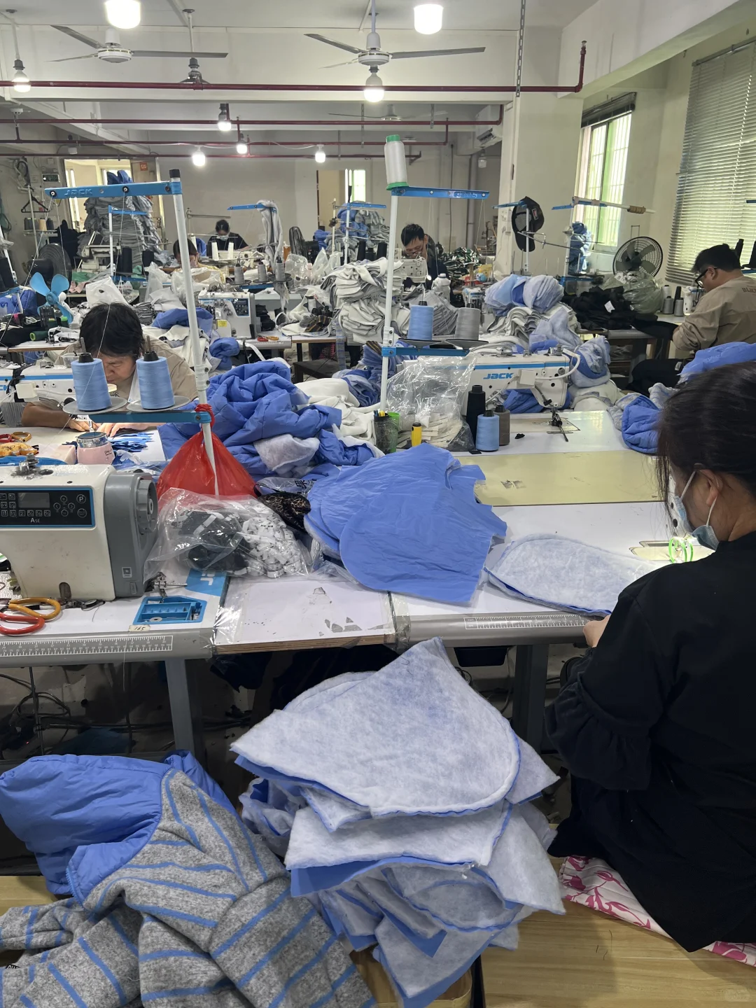 新年款备货加工，服装开发怎么找工厂合作？