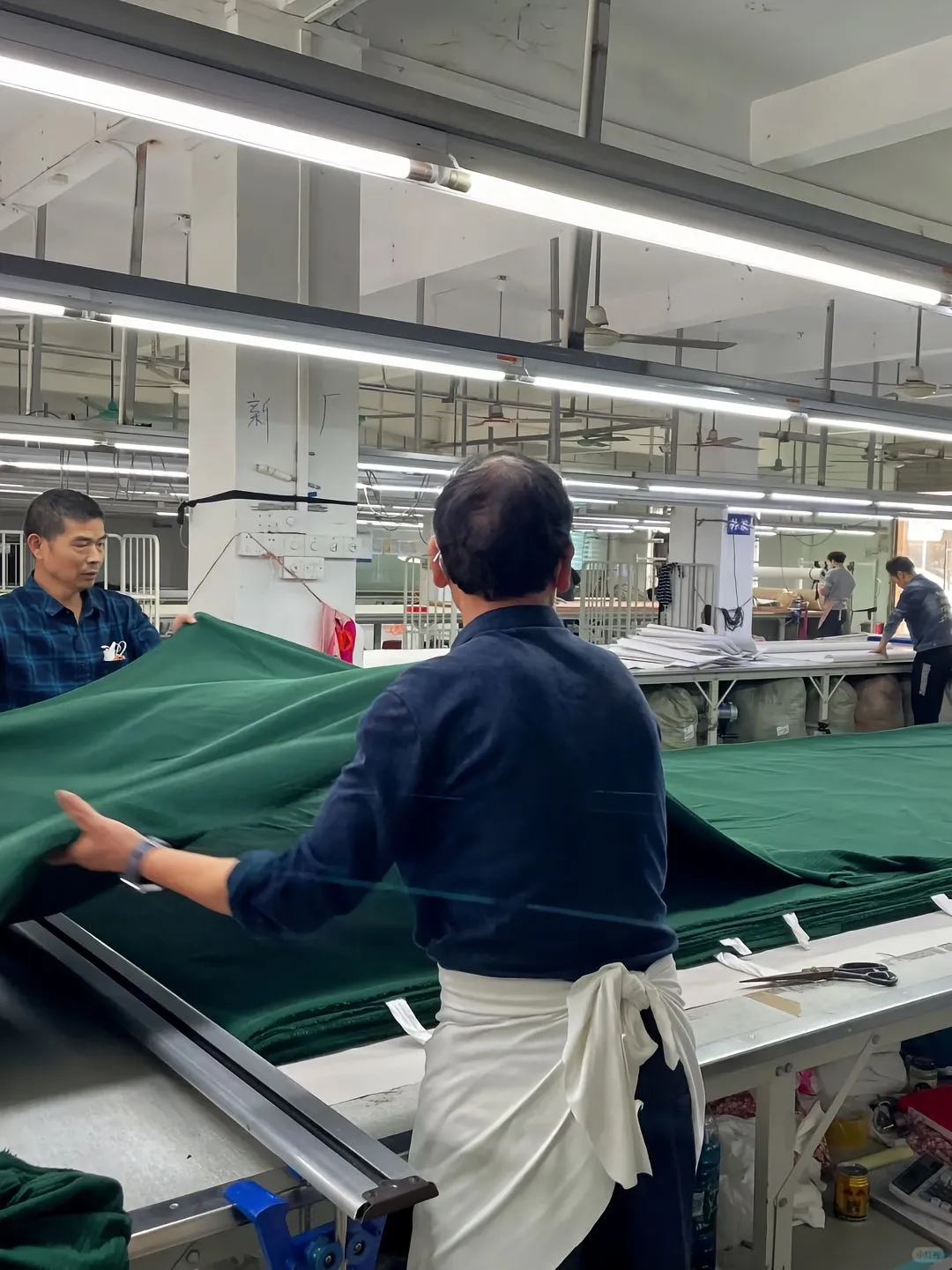 自有版房服装厂，小批量生产50件起