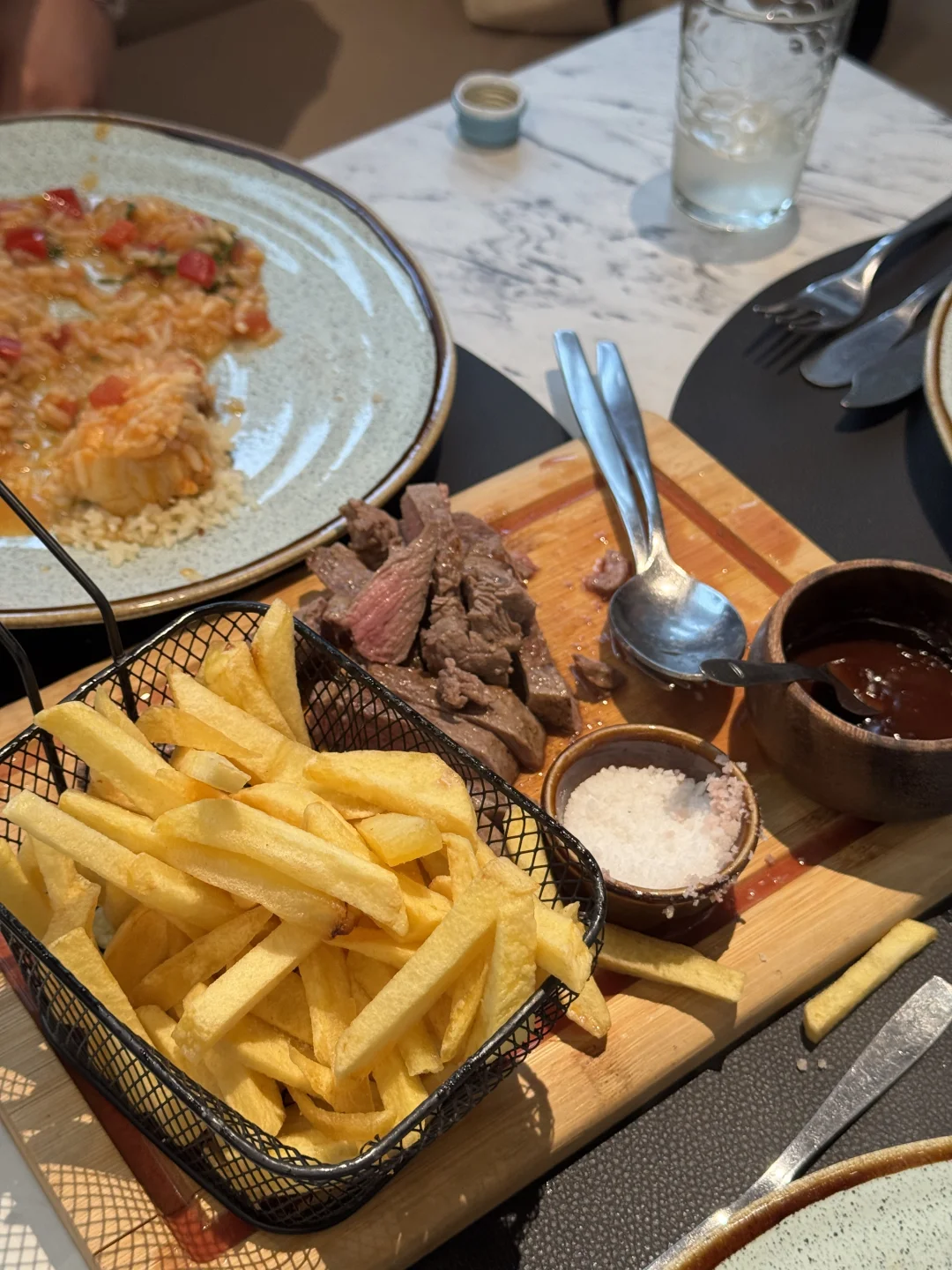 ??波尔图｜Siza海鮮市場里的烤魚店！超好吃