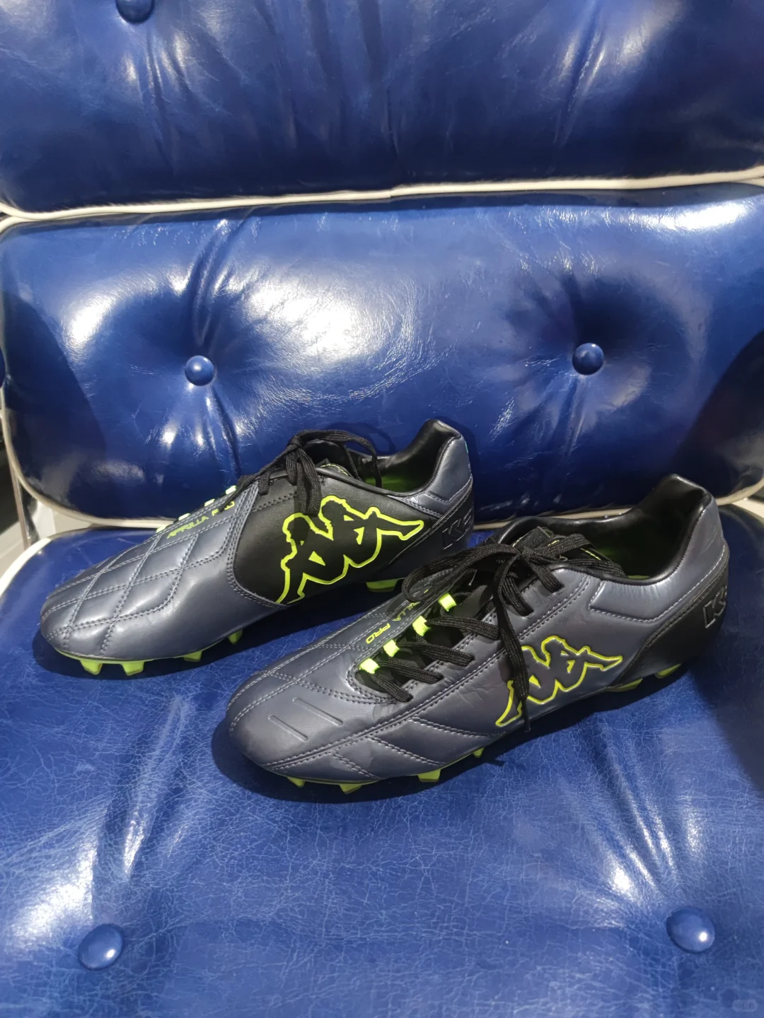 足球鞋收藏 背靠背