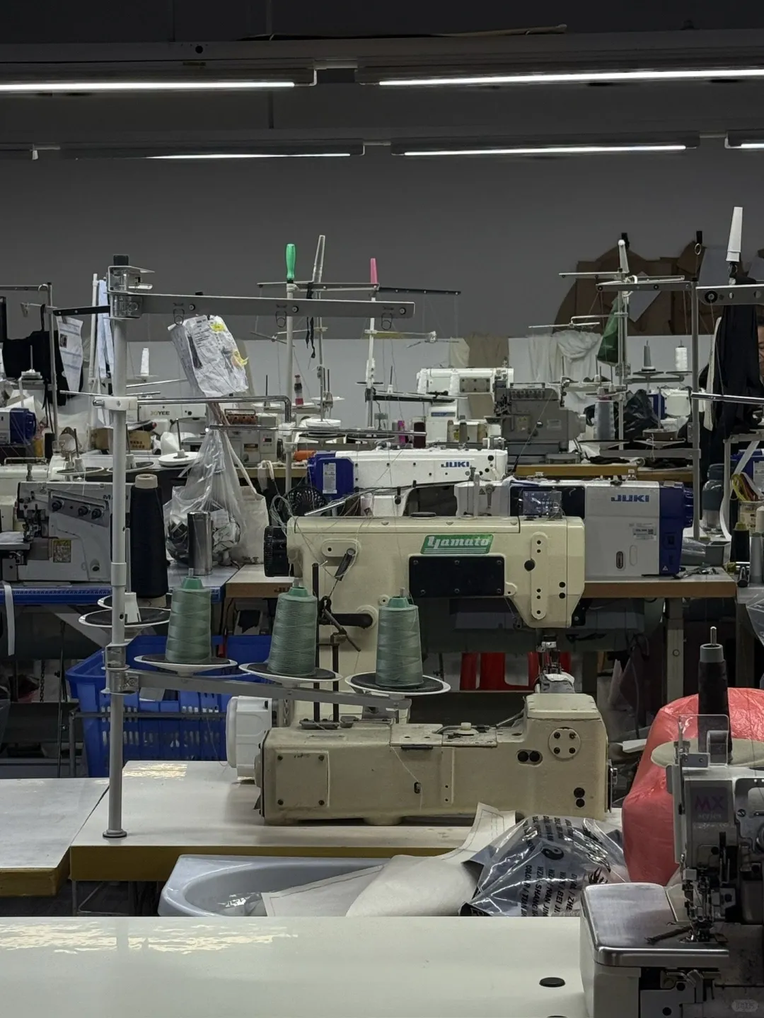 我爸有个服装厂|做服装就是每天都在赶货