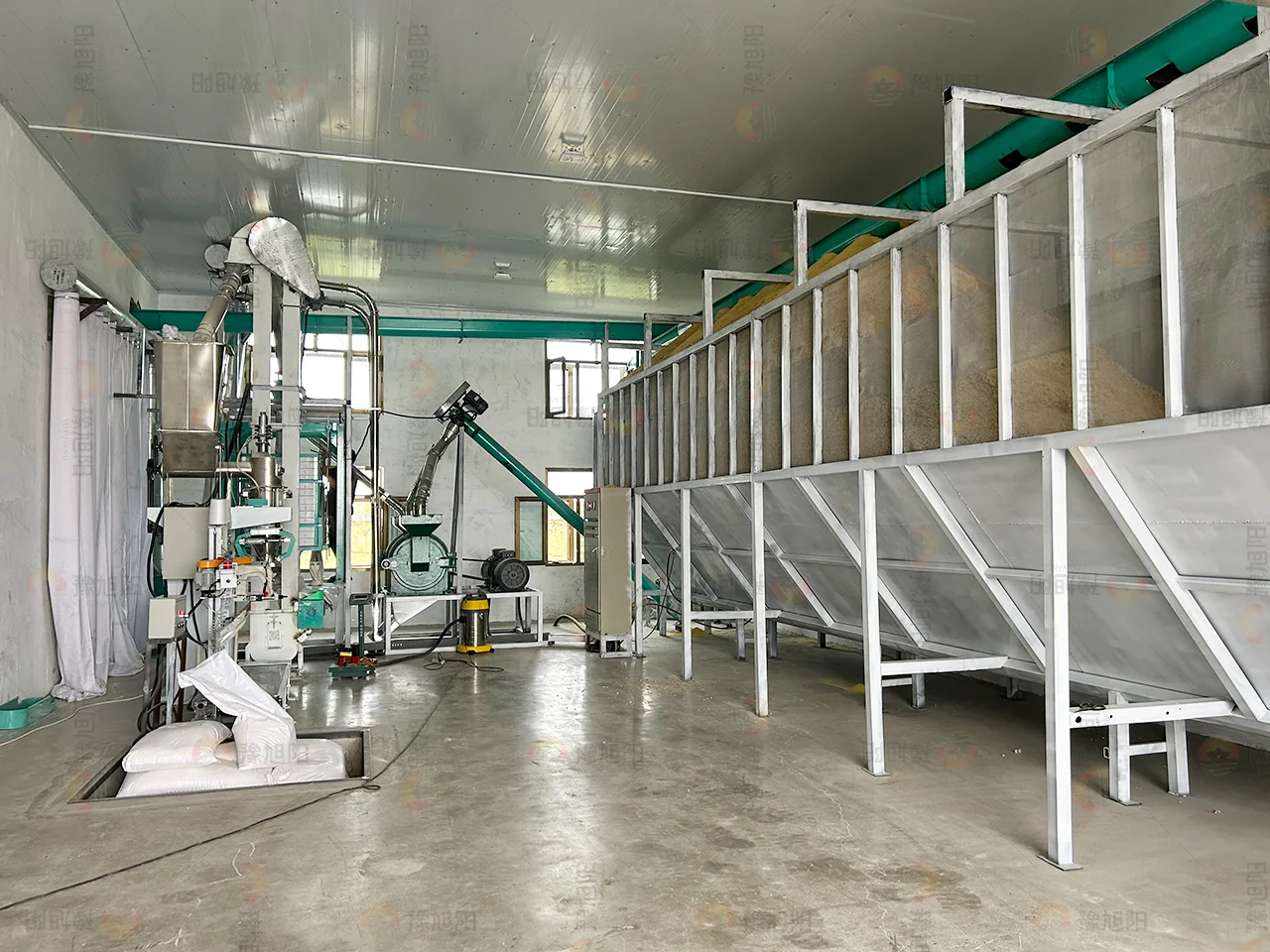 河南旭阳粮油：笨榨大豆榨油精炼设备生产线