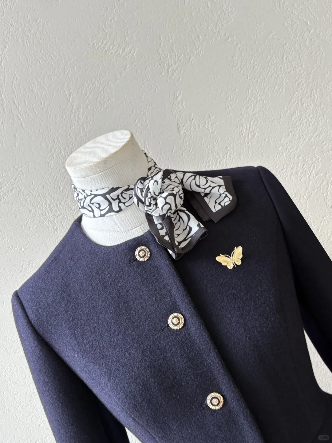 藏蓝羊毛套装｜把“显贵”焊在通勤穿搭里