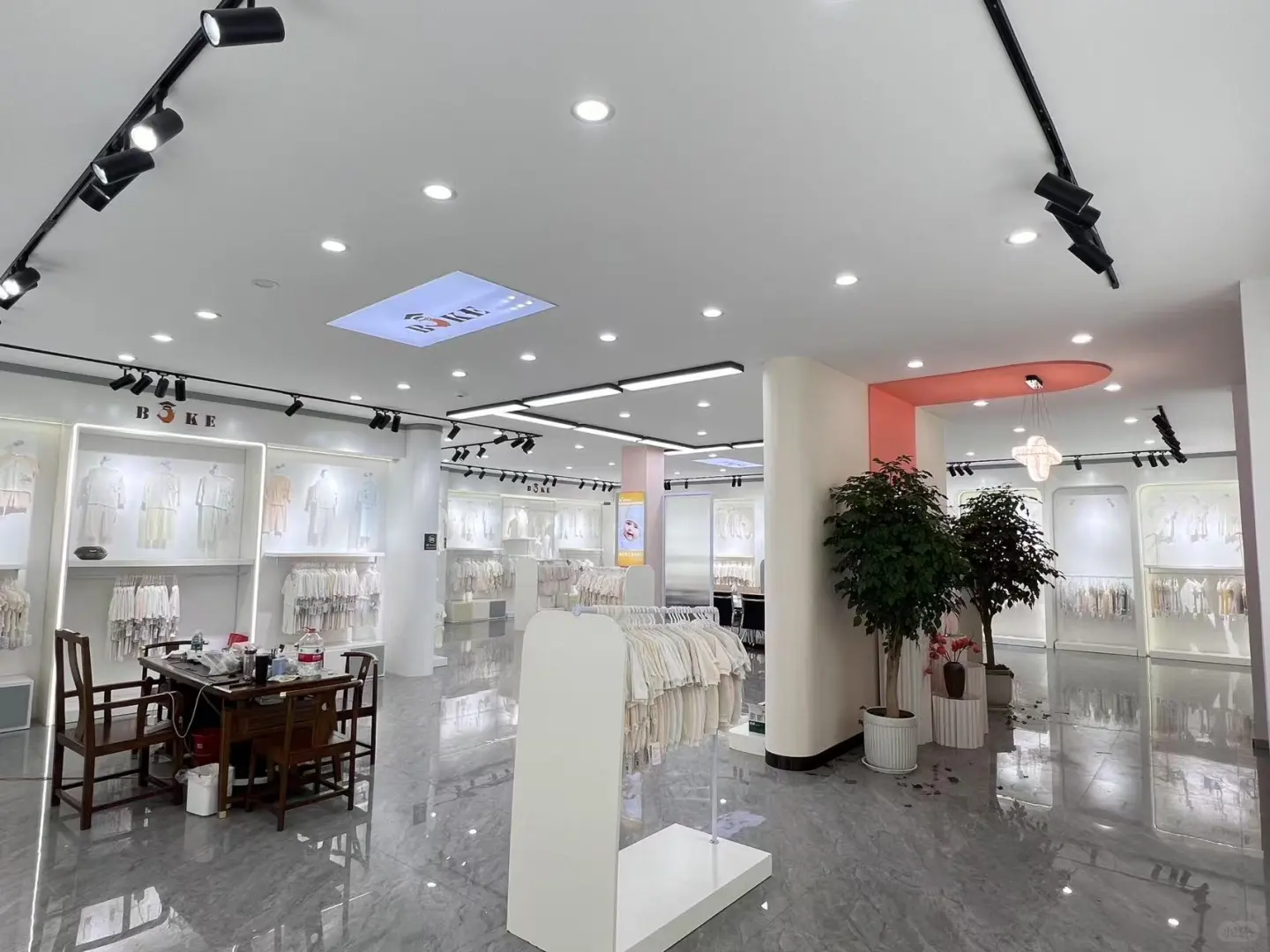 宝宝穿衣的秘密基地被我发现啦！