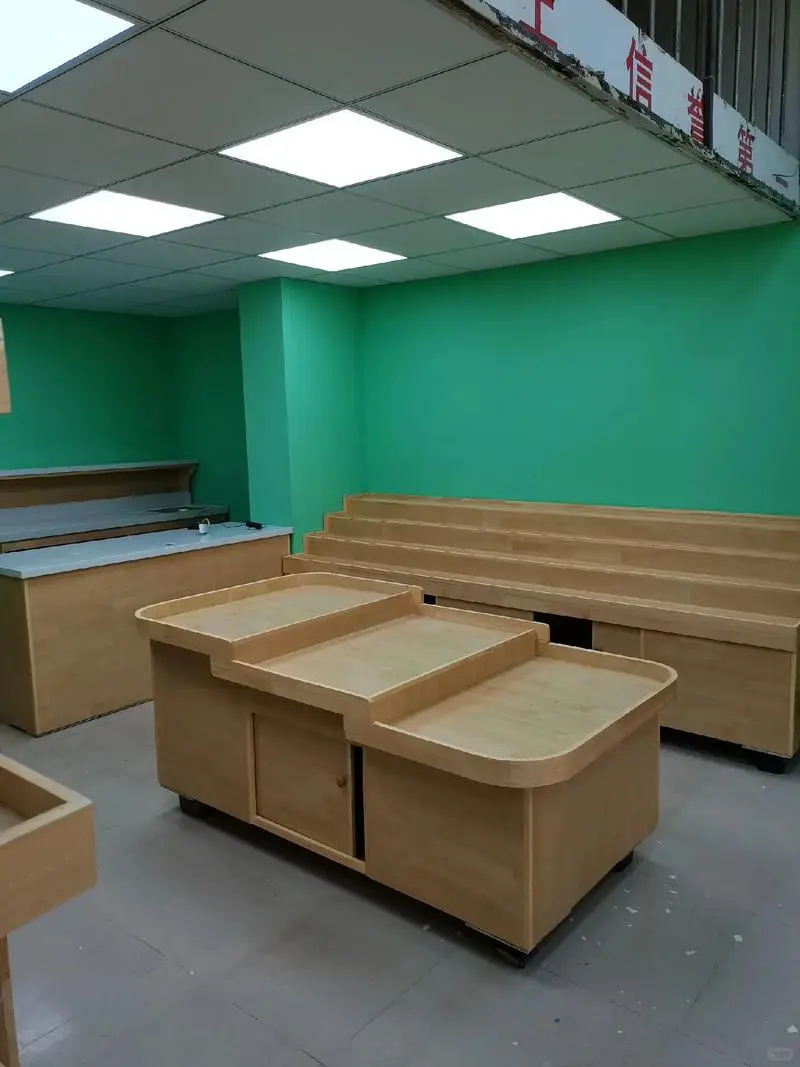 南京展柜工厂：中岛店展柜案例分享