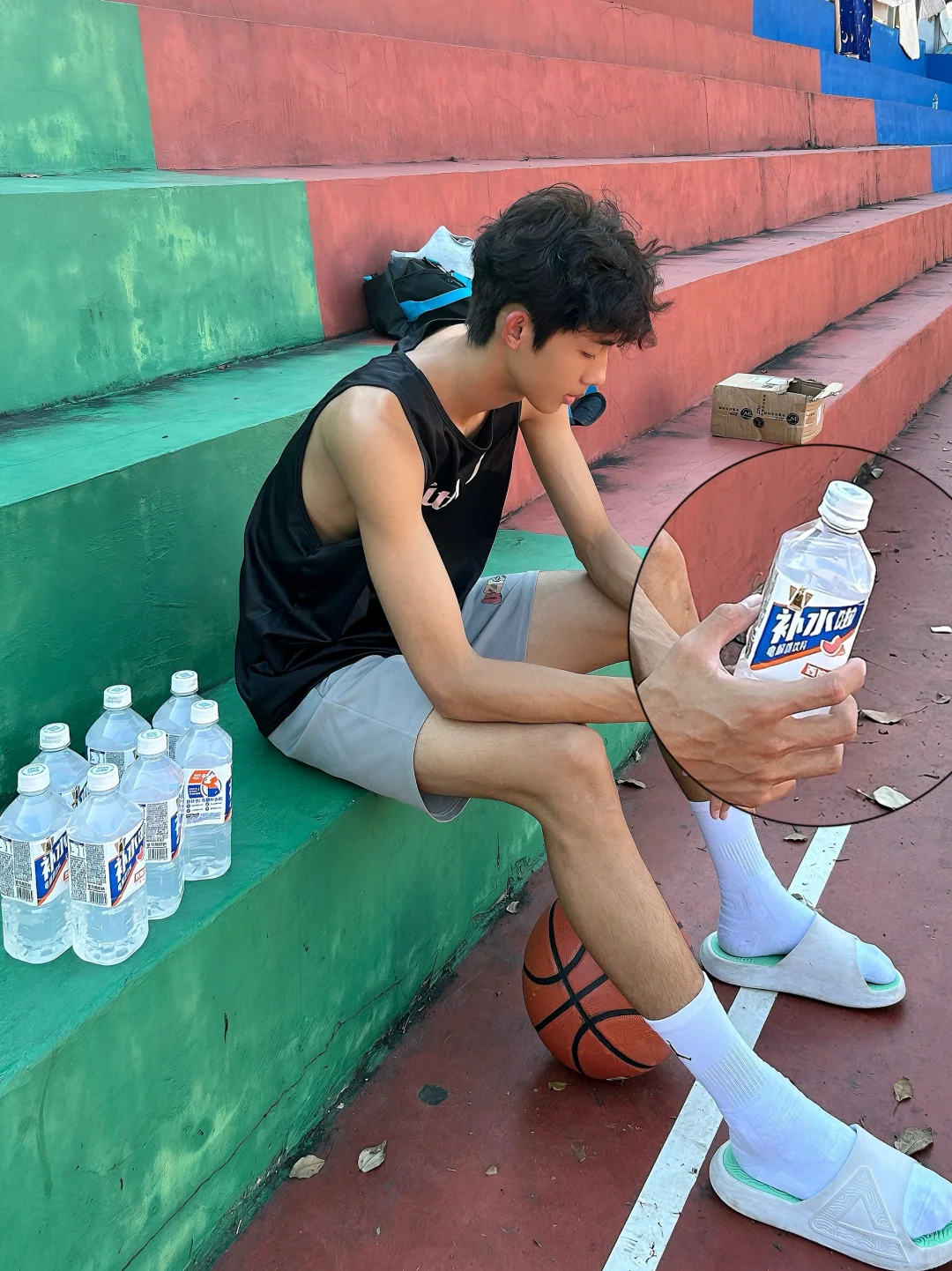 1米93cm黑皮体育生的快乐水