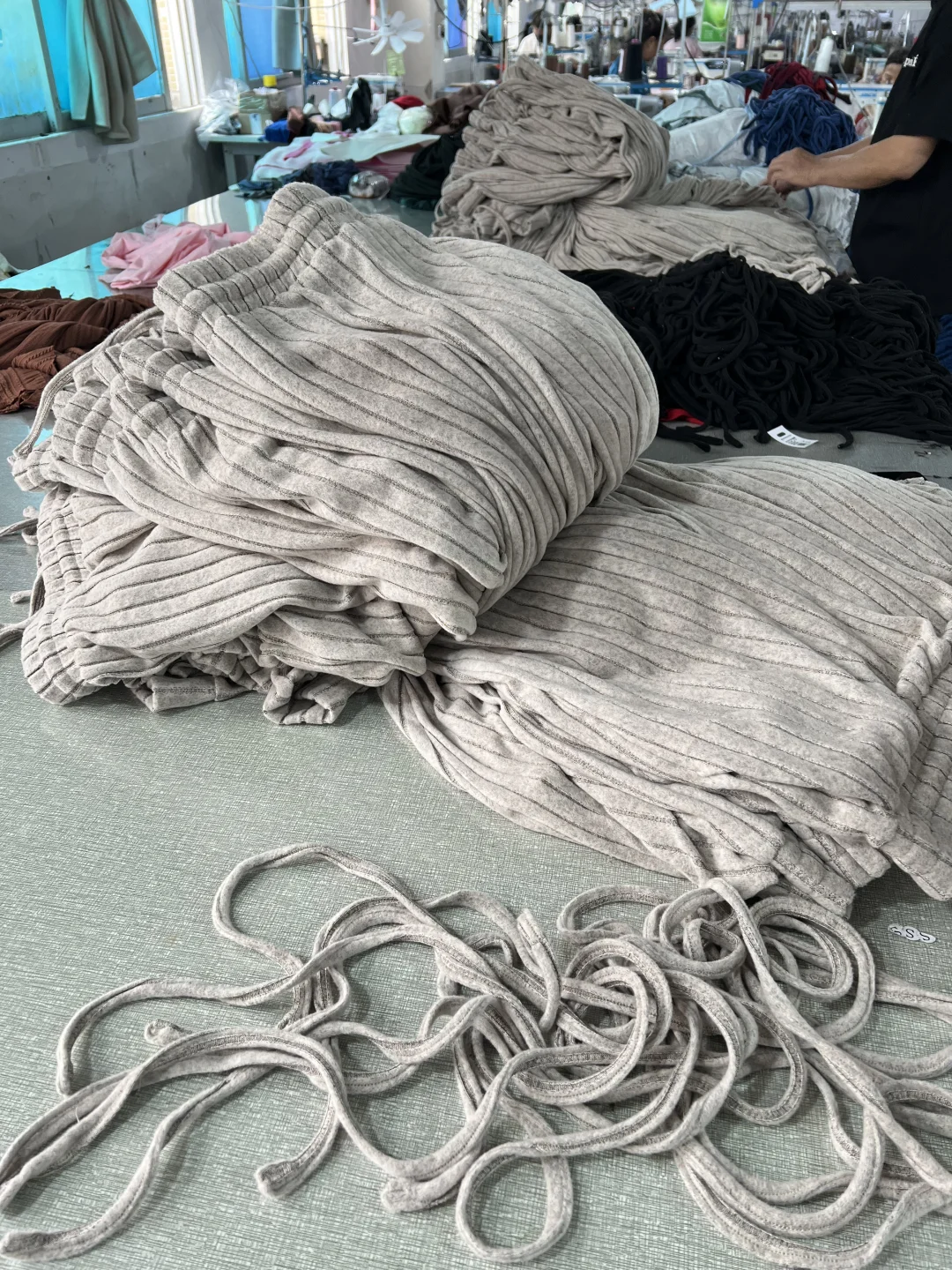 别再乱找服装厂！找对工厂出bao版少走弯路！