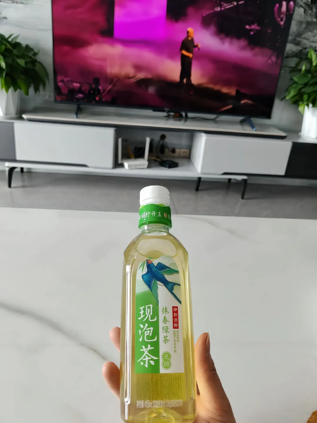 喝东方树叶的人，也只能体会暗淡无味的青涩