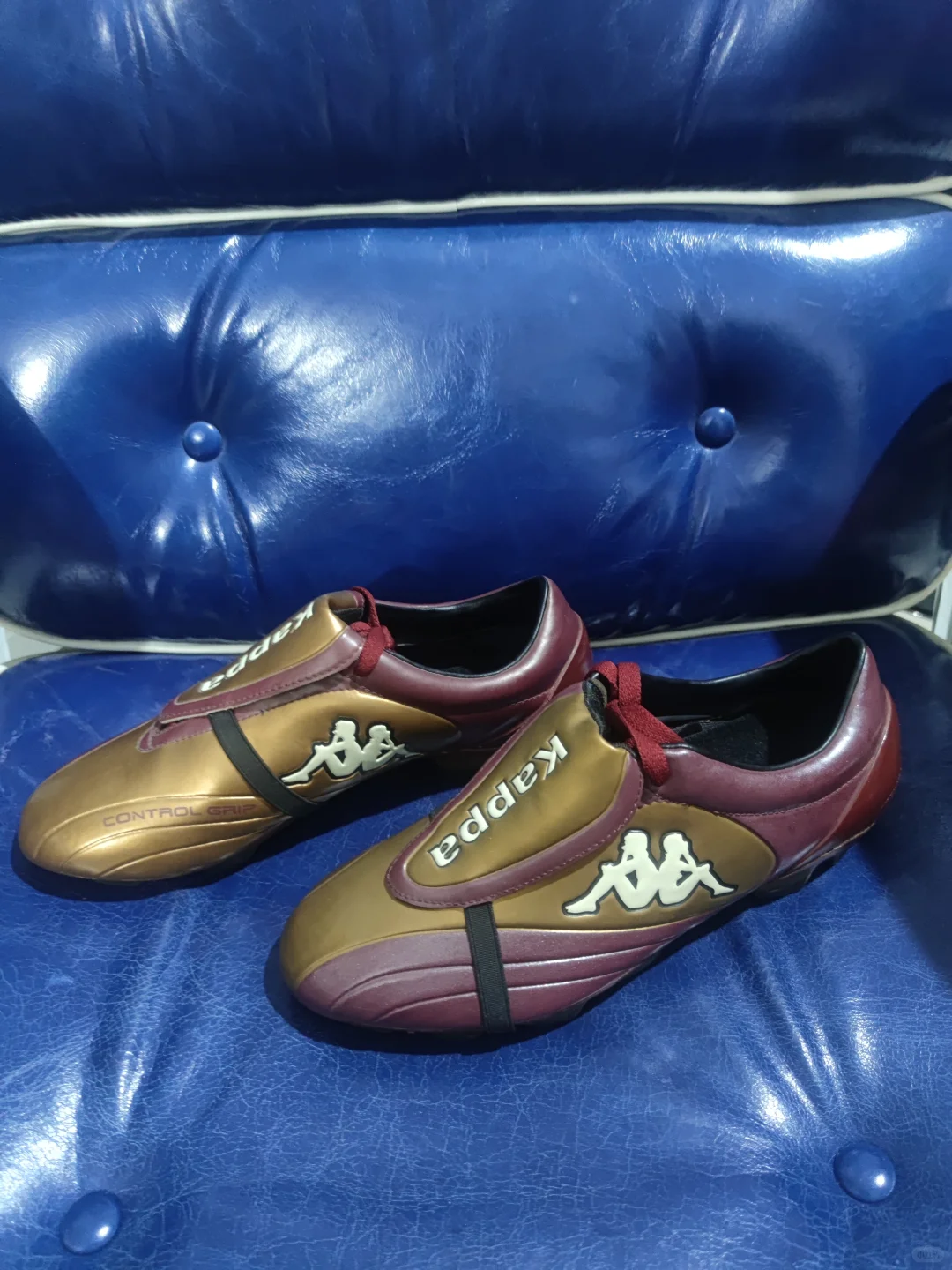 足球鞋收藏 背靠背