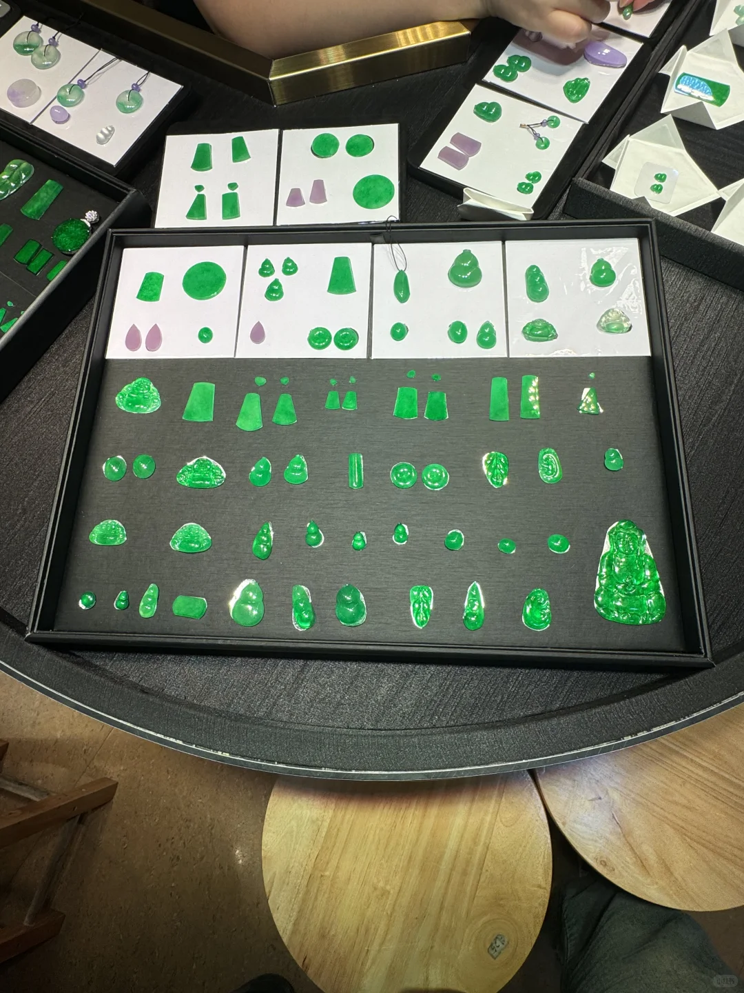 来到这，感觉人民币都贬值了