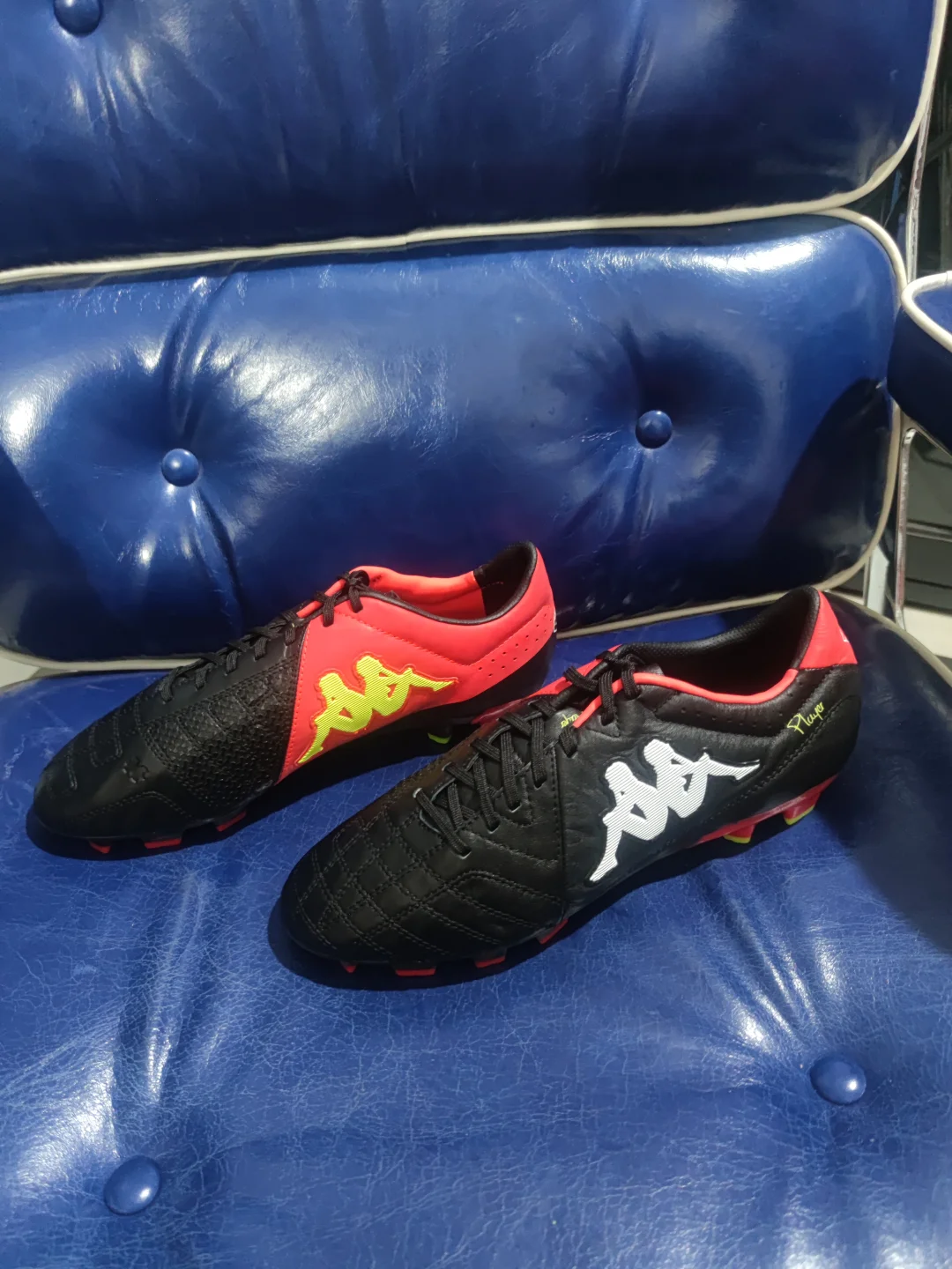 足球鞋收藏 背靠背