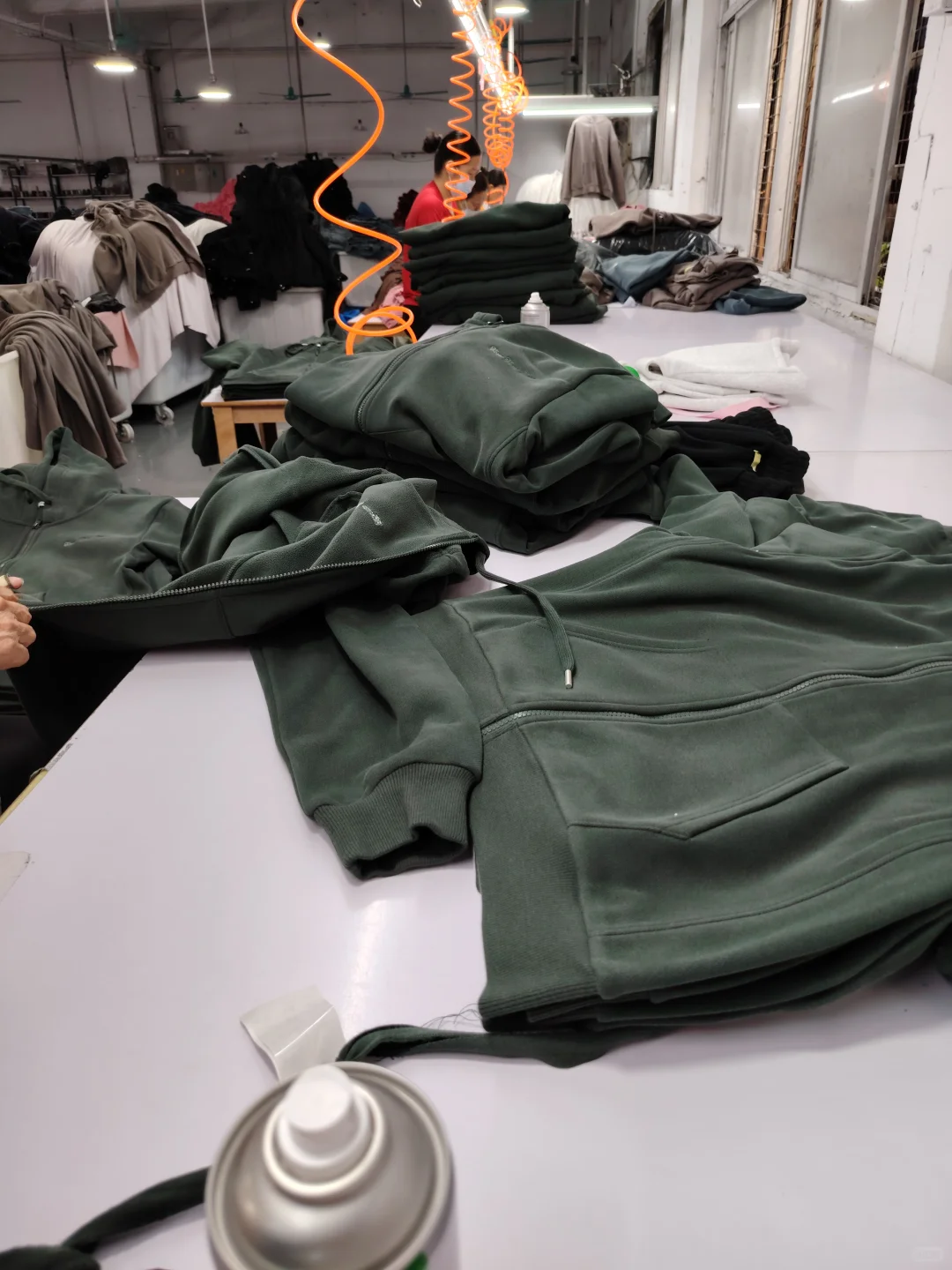 虎门 2000㎡卫衣工厂实拍！接定制单