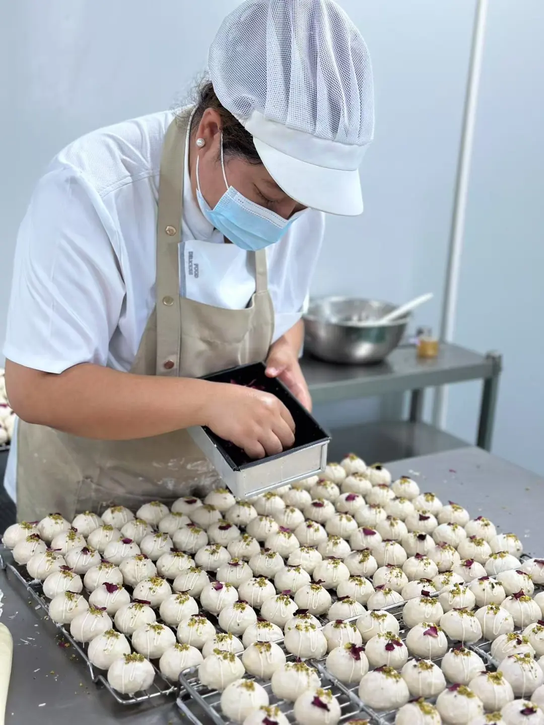 ?民族糕点烘焙厂的日常，香到上头～?