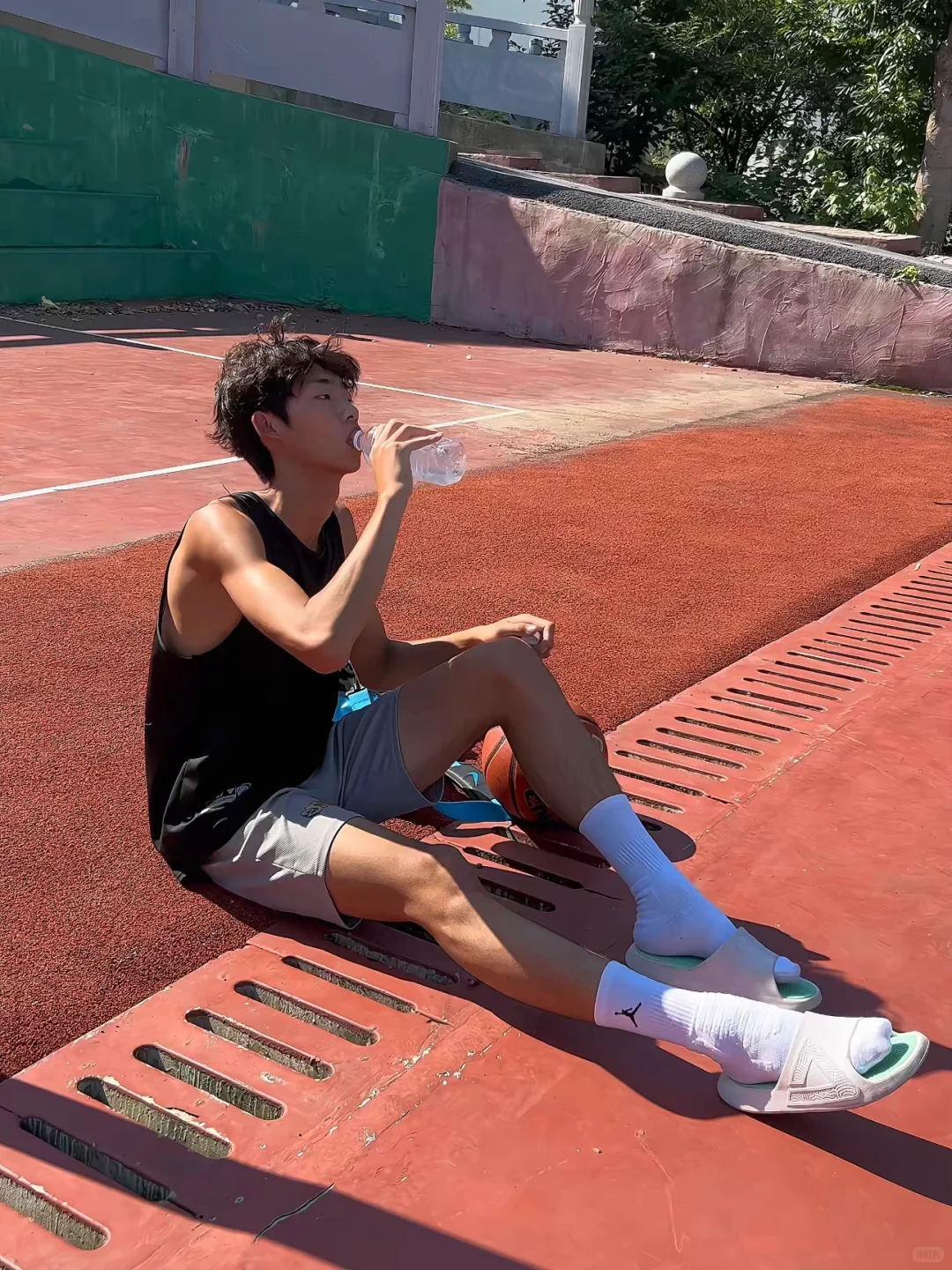 1米93cm黑皮体育生的快乐水