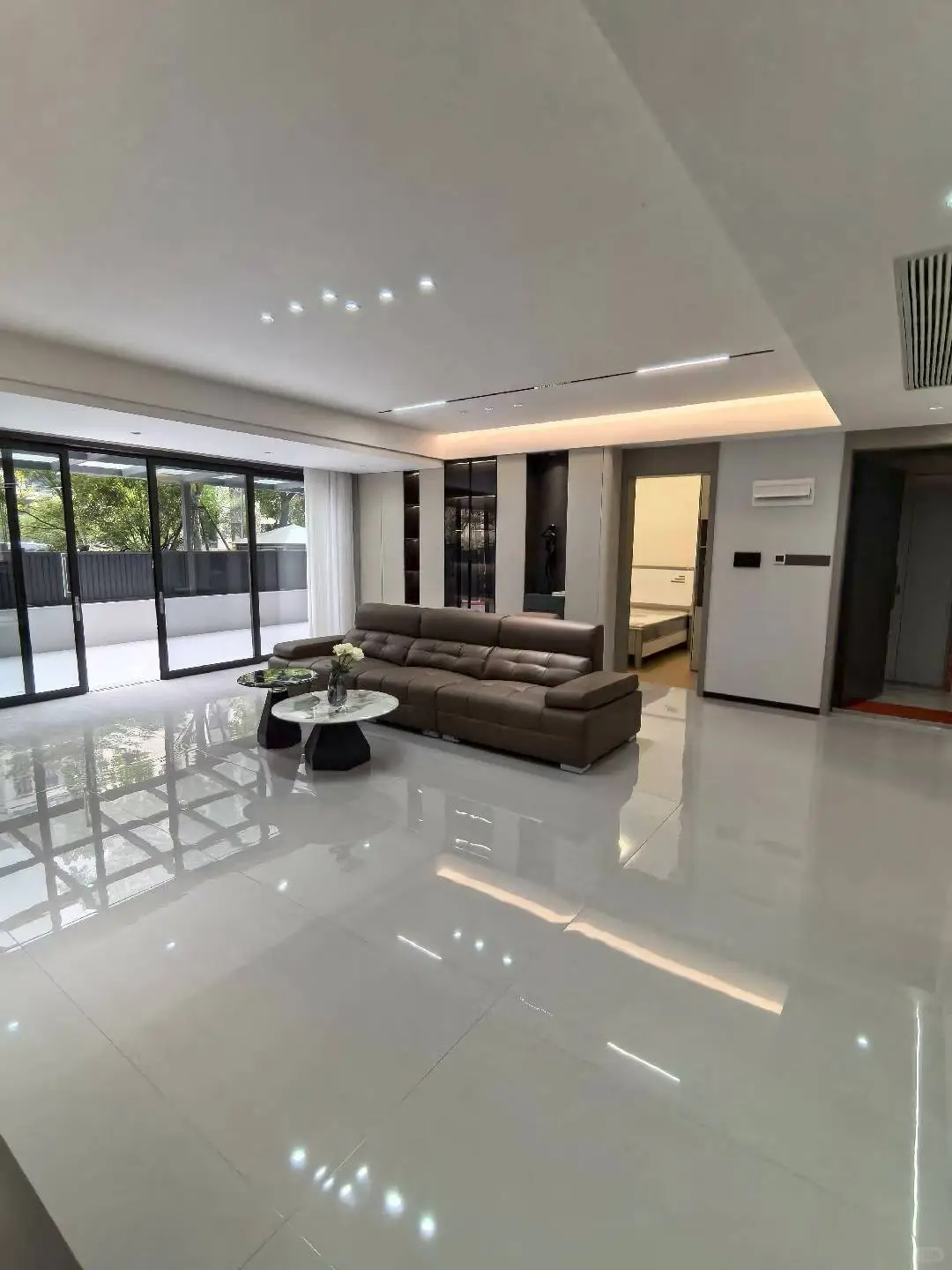 现代风格实景～～～新中源陶瓷臻冠系列