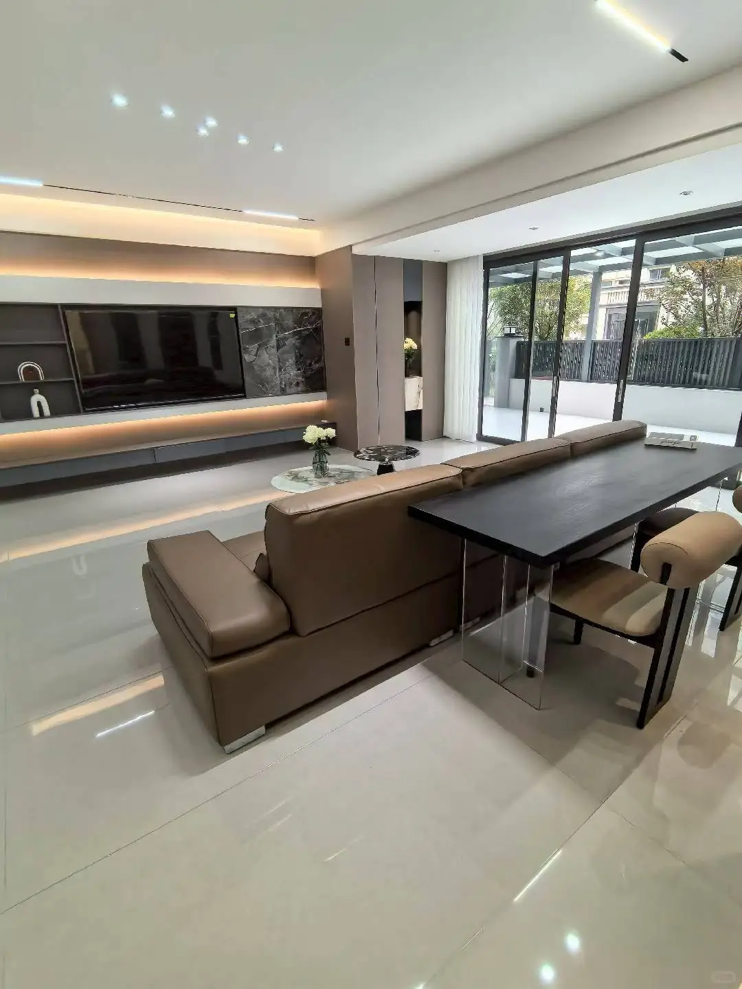 现代风格实景～～～新中源陶瓷臻冠系列