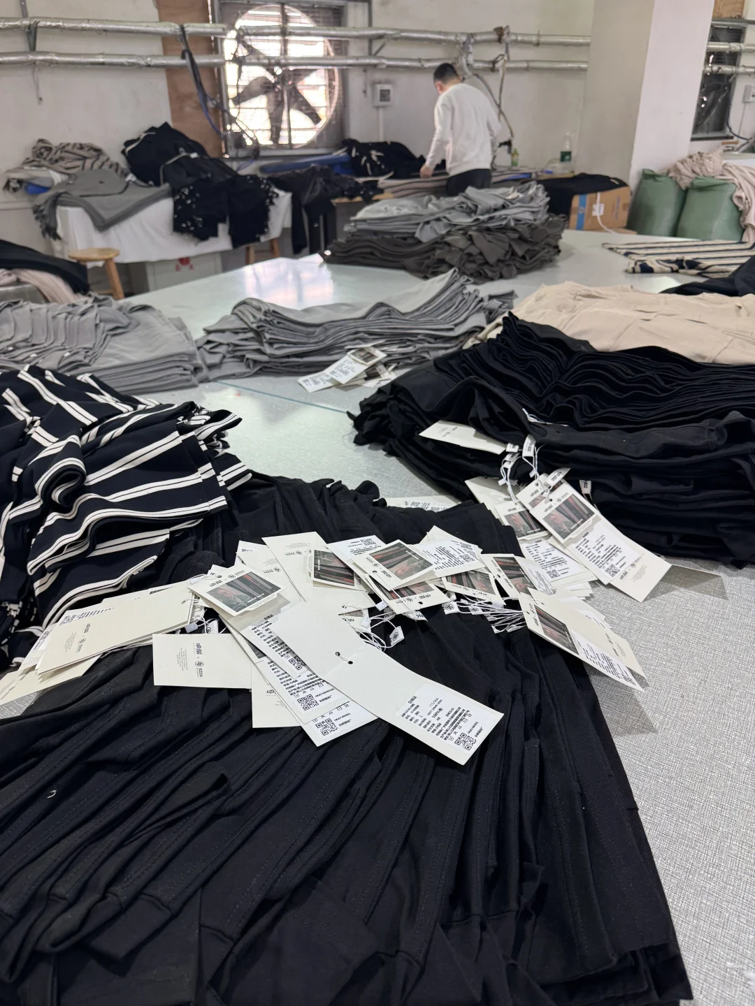 T恤加工厂，小批量50件包工包料！