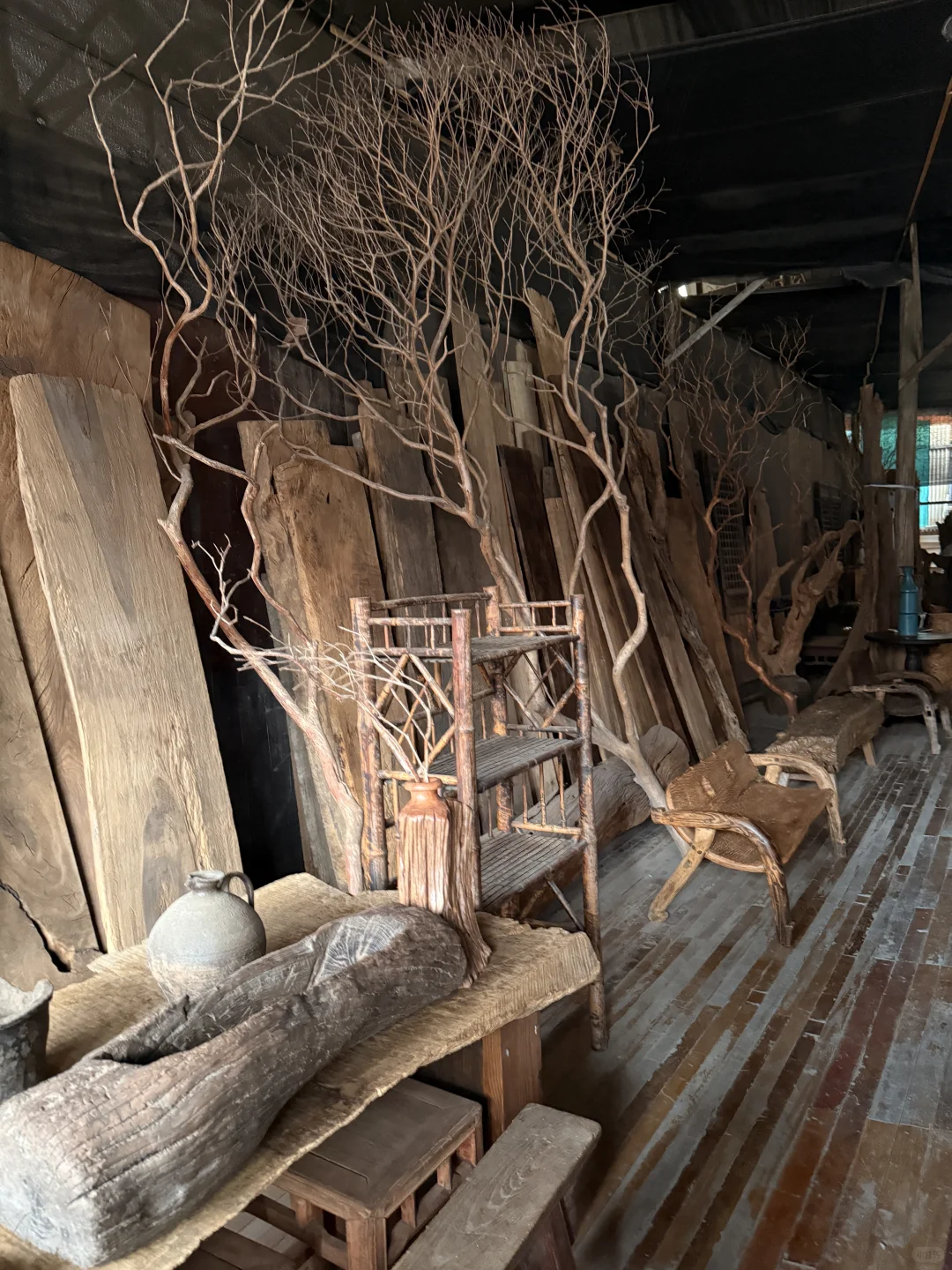 苏州横泾市场，是旧木家具老木头的天堂吧！