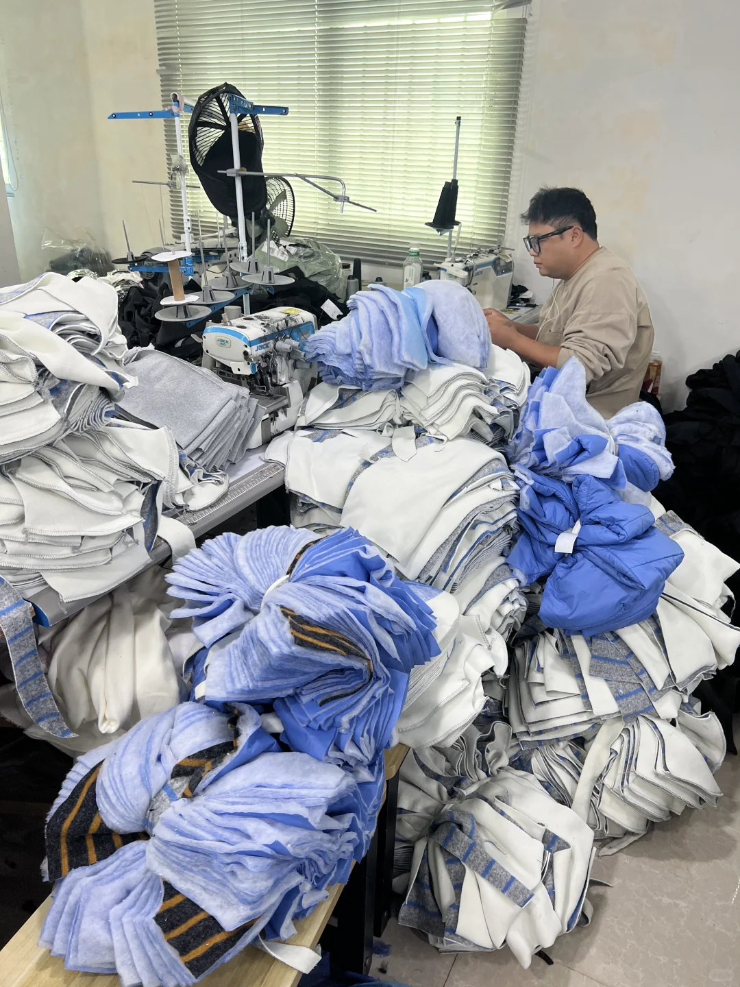 新年款备货加工，服装开发怎么找工厂合作？